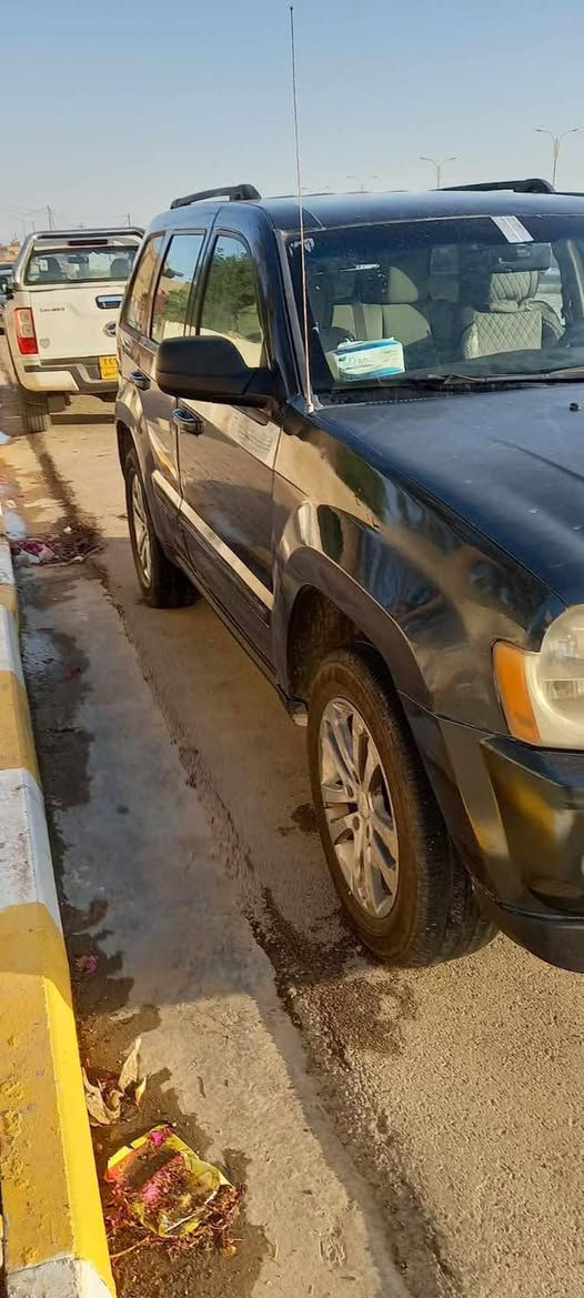 جيب لاريدو 2007 رقم بغداد  محرك 3700 موجودة بالكوت صبغته عام قبل سنتين للجماليه بسبب جراد السعر 75 قفل محرك بي خيط تبخير
***********
