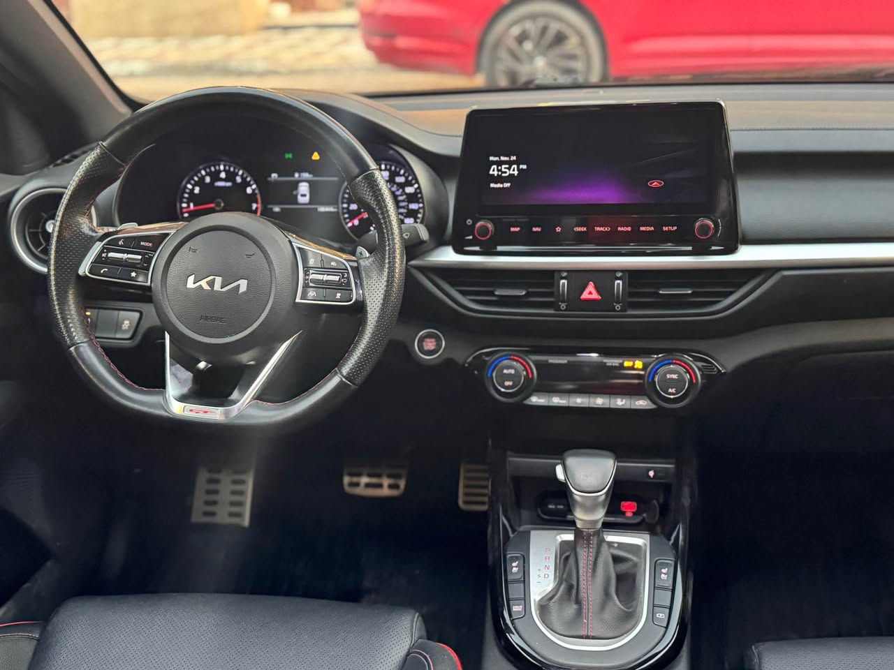 سلام عليكم 
للبيع كيا فورتي Gt توربو فول 1/1
2023 ترقيم جديد 
مكينه 1600 توربو -كير dct دبل كلج
سلايد -بصمه -كشنات جلد + كهرباء + تدفئه تبريد - شاشه كبيره + كاميرا دواره -شاحن لاسلكي -تبريد قطعتين -فول تحكم ستيرن -ستيرن D - لايت لد امامي خلفي -3 انظمه قياده -اشاير مري-شفتات ستيرن -اناره ترحيب- رادار امامي -نقاط عمياء
السياره بدون ايرباك وبدون نواقص وحيل جديده بيها جاملغ مبدل وحافه البنيد صبغ
مكانها بغداد سعر 160 
*********** بغداد, العراق
