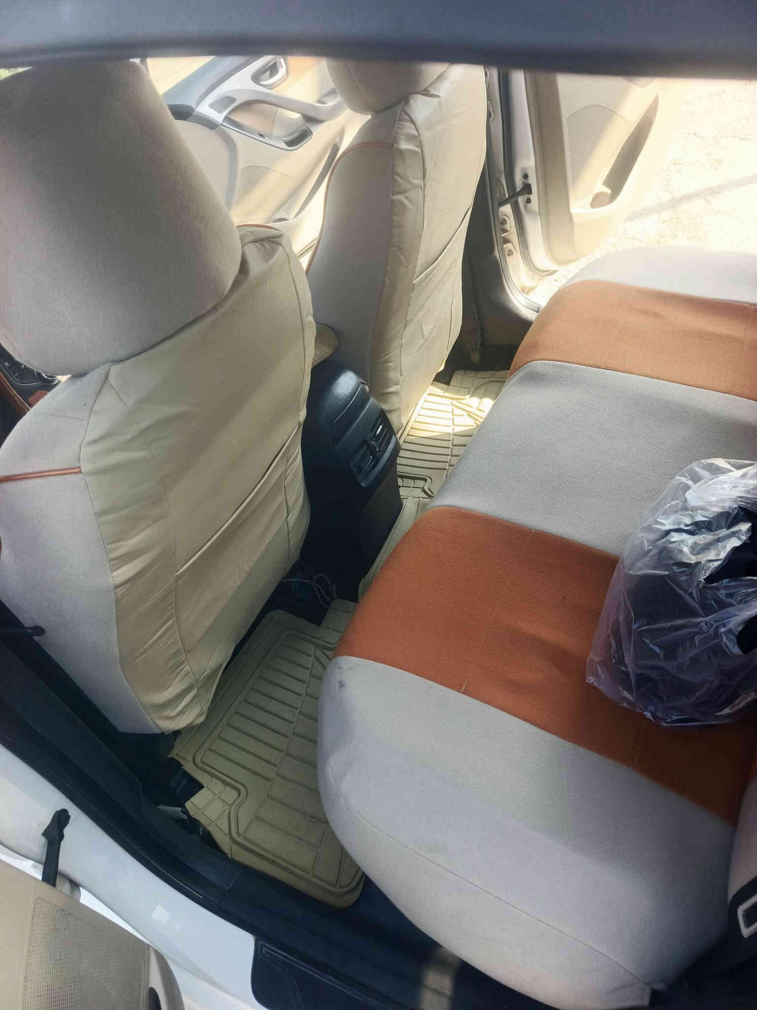 النترا للبيع موديل ١٥ مكفولة  محرك 1800 تبريد قطعتين داخل صاج السعر ١٣٠ وبيه مجال شي قليل على الرقم *********** غير متواجد على الفيس
