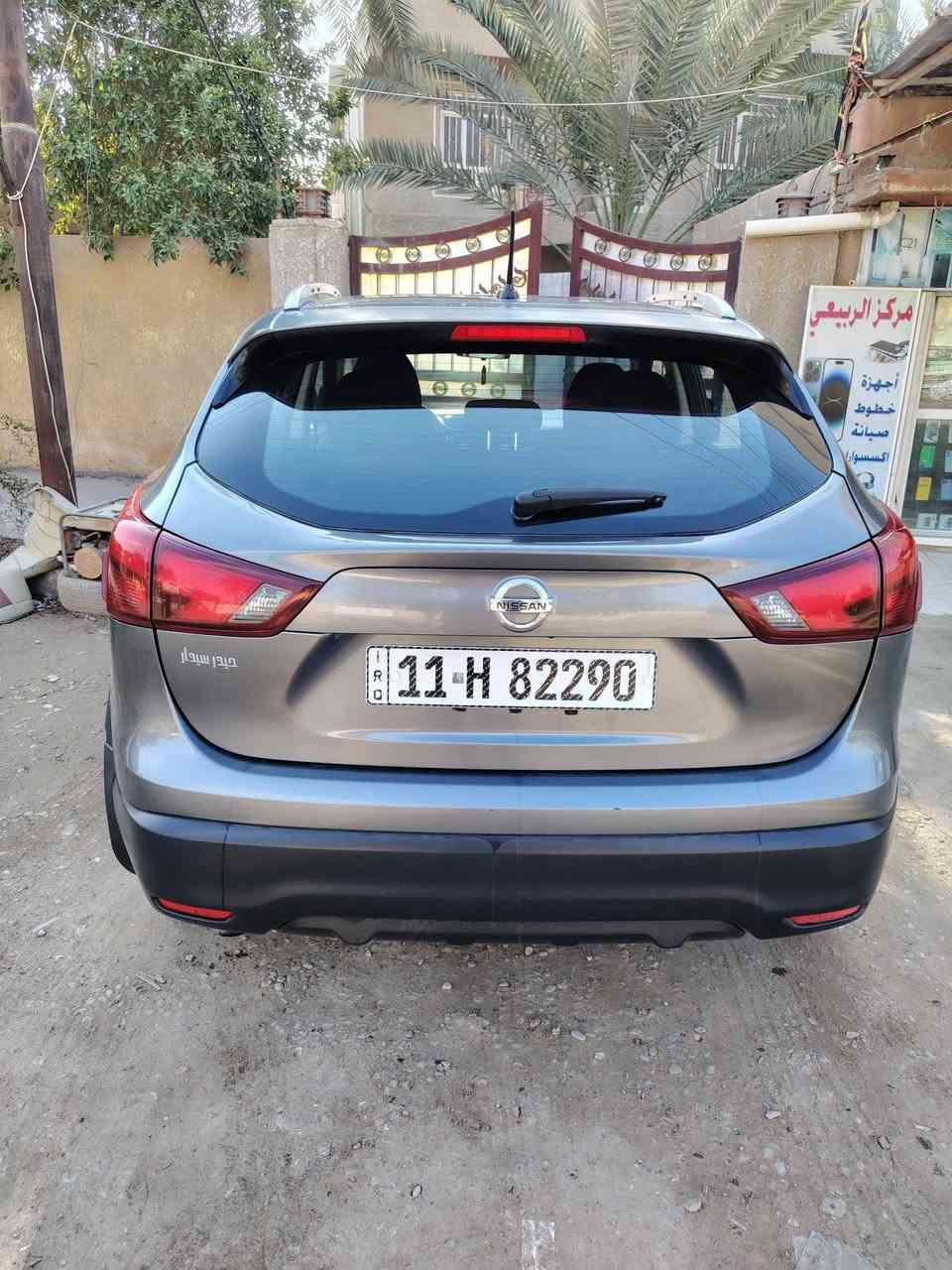 السلام عليكم نيسان روج ٢٠١٧ سبورت المحرك ٤ سلندرالمرغوب ٢٥٠٠ مابيه نقص مكفوله ماعده الجاملغ الأمامي مبدل بدون داخل خلاص وبدون ايرباك باسمي السعر ١٤٠ اوبيه مجال للاستفسار الاتصال ***********
