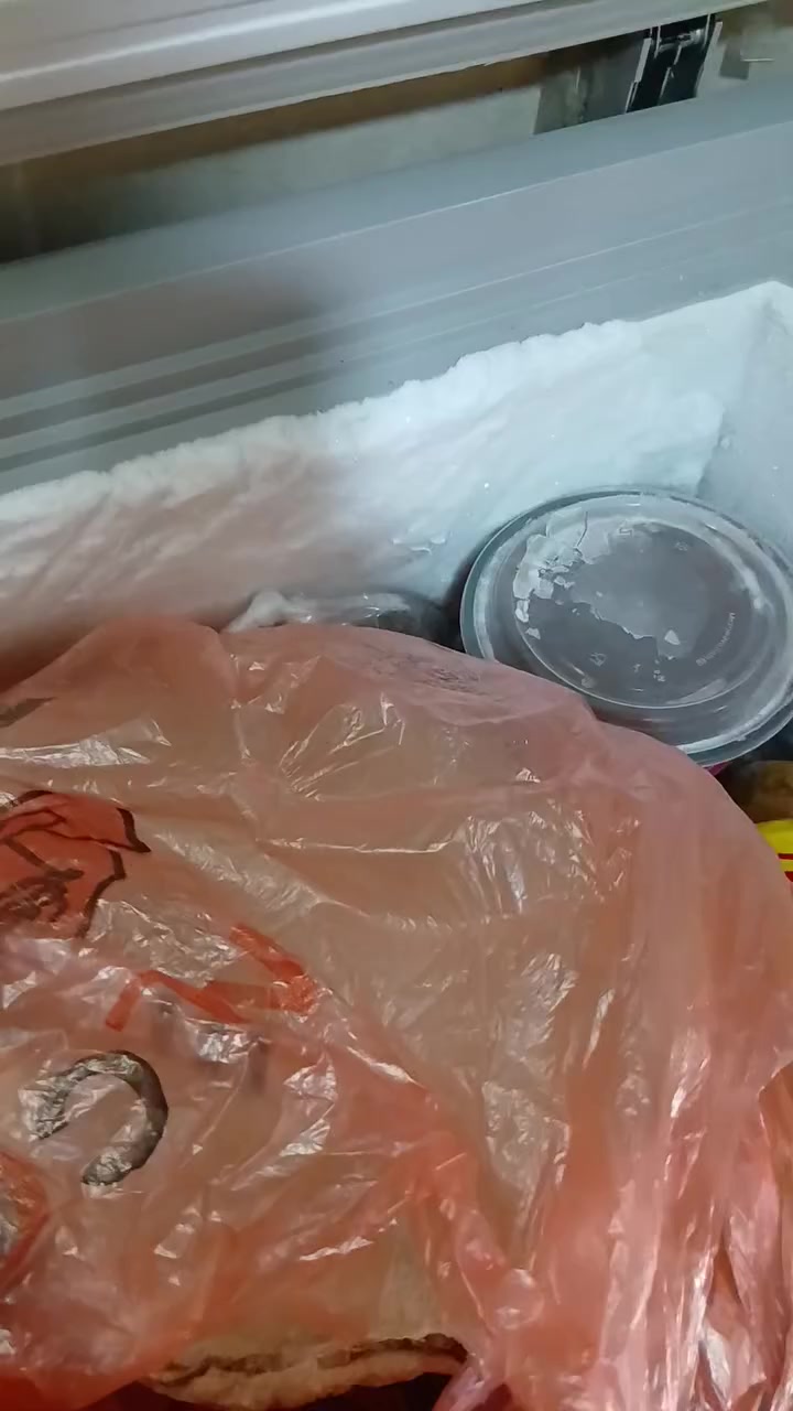 السلام عليكم ...عندي مجمده للبيع اخت الجديد حجم وسط كلش نظيفه


**إذا كنت صاحب هذا الإعلان وتريد حذفه لأي سبب، رجاءا أرسل رسالة إلى الدعم الفني**