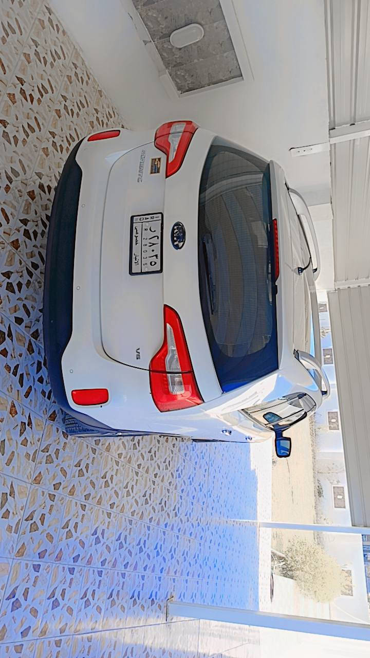 السلام عليكم سيارة سورنتو خليجي مديل 2014 مكفوله من كلشي بس بارد بيهه الجاملغ الامامي جوه سيارة فول واحد على واحد ويل كروم سيارة جاهزة من كلشي مابيهه كل نقص تخم تاير جديد باتري جديد رقم انبار بسمي السعر 210 وبيهه مجال بسيط سيارة ماشيه105 اصل ماملعوب بيهه  اتصال ***********
