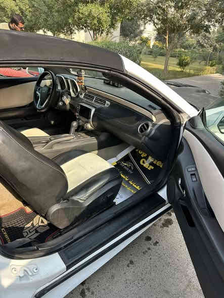 كمارو 2014 للبيع 
رقم بغداد 
ماشيه ١٦٦ الف كيلو
اللون ابيض
السياره بدون حادث ((((كلين تايتل)))) 
((((بدون قطره صبغ))))

 محرك V6 سعة 3.6 لتر بقوة 335 حصان .
  
* المواصفات:
    * مصابيح LED خلفية داكنة.
    * جناح خلفي مثبت على غطاء صندوق السيارة.
    * تصميم عجلات مختلف . 
    * كشف 
    * مقاعد جلد اسود وابيض 

تقريرها وسونارها من المندلاوي 
السعر ١٣٥ ورقه 
العنوان حي العدل / بغداد
رقم الهاتف ***********
