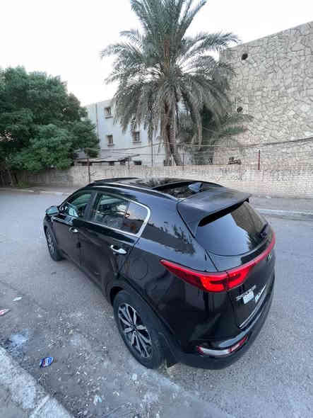 السلام عليكم 
كيا سبورتج للبيع 
الموديل : 2019
اللون : اسود ملكي 
الفئة : EX فول مواصفات 
بانوراما 
كشنات جلد اسود
كشن السايق كهرباء
كشنات الأمامية تدفئة 
حساسات امامي خلفي 
كاميرا خلفية 
هيتر مري 
فوريل 
تدفئة ستيرن 
قطعتين تبريد 
تحكم جهتين 
نضام ترحيب
أنظمة قيادة 
مري شفط 
بصمة ابواب 
بصمة تشغيل 
اشاير مري 
شاشة كبيرة 
تحديد مسار 
المحرك : 2400 
ماشية : 76 فقط 
السيارة نضيفة وجاهزة 
العنوان : بغداد الصليخ ال600 📍
واتساب : ***********
