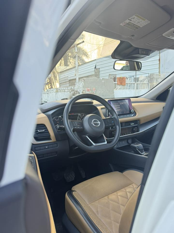 نيسان روج 2023 SV – فل كامل – جاهزة للاستخدام اليوم قبل باچر 🚘

إذا تدور سيارة شكل حديث + صرفية ممتازة + مواصفات أمان كاملة… فهاي هي اختيارك الصح ✅
تنتهي صلاحية الهزه في 2027 وجاهزة للتحويل او الوكالة 
📍 بغداد – الكرخ

▪️ وارد أمريكي
▪️ حادث قطعة وحدة (جنطة فقط) مبدلة بدون دواخل – شرط ✔️
▪️ ماشيه 62 ألف كم
▪️ محرك 1500 تيربو قوي واقتصادي
▪️ دفع رباعي AWD – ثبات وأمان بكل الطرق

💵 السعر 17,300$
(السعر مناسب جداً مقارنة بالموديل والمواصفات – قابل للنقاش البسيط للجادين)

✨ مواصفات تخليك مرتاح ومضمون:
✔️ بصمة + دخول ذكي + تشغيل عن بعد
✔️ شاشة كبيرة تدعم CarPlay
✔️ كاميرا 360 درجة
✔️ 3 وضعيات قيادة
✔️ أوتو بريك أمامي وخلفي
✔️ رادارات + نقاط عمياء + تحذير خروج عن المسار
✔️ إنارة LED + زينون
✔️ كراسي كهرباء + تدفئة ستيرن
✔️ شفتات ستيرن + تحكم كامل

🚗 السيارة نظيفة جداً… والفحص خير دليل
✨ وأجمل من الصور بمراحل

📞 ***********
الجاد يتصل مباشرة… السيارة ما تبقى هواي 👌
