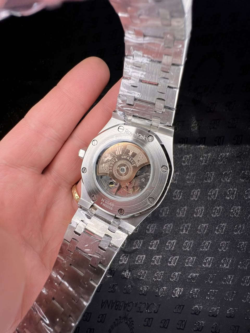 AP Automatic اوتماتيك 
ماستر كوالتي جدا عالي 
مكينة كشف 
قفل بحري 
قطر الساعة 44 
منفذ يومي 
قفل بحري 
جديدة غير مستخدم 
السعر جدا مناسب


**إذا كنت صاحب هذا الإعلان وتريد حذفه لأي سبب، رجاءا أرسل رسالة إلى الدعم الفني**