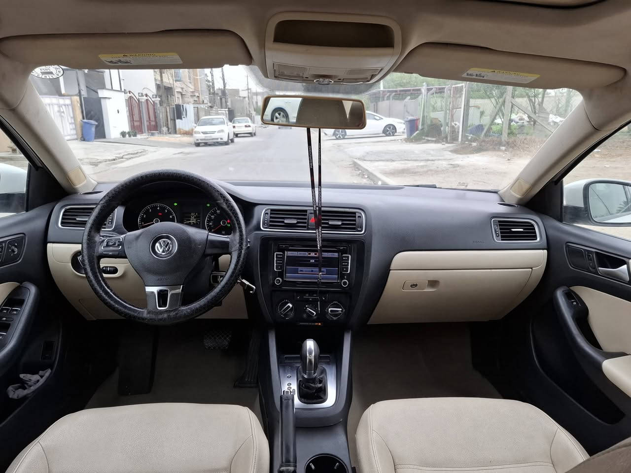 جيتا ٢٠١٢ وارد امريكي(5سلندر) (Clean Title)بيه صبغ جاملغ خلفي جه سايق وبنيد وجاملغ امامي جه سايق ربع منه
اشاير مري تحكمات مري  تدفئه مري سلايد كير ٦ نمر اوتو تدفئه بل كشنات اماميه تبريد ثلج تدفئه شغاله صدر سياره ٨٠ % تخم تايرات داخل كريمي  سياره جديده ونضيفه وصور تحكم رايده ب125 بيه مجال قليل مكاني بغداد العامريه***********
