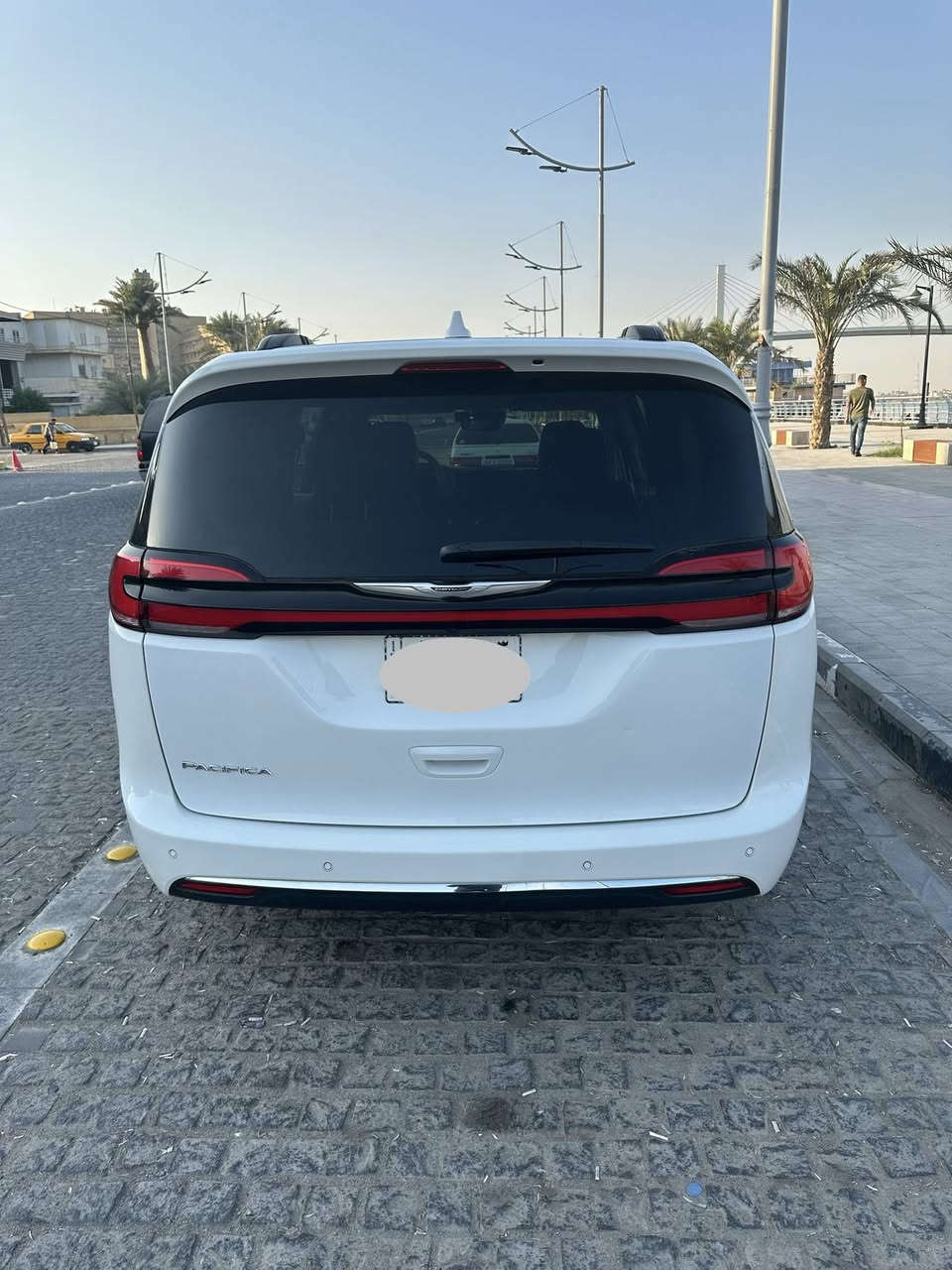 للبيع :كرايسلر باسفيكا ( اوباما عائلي )سبعة راكب كلين بدون حادث ( مكفولة من الغرق والضربة )موديل 2022 رقم بصرة الماني باسمي فئة ( تورنگ L ) مكان السيارة محافظة البصرة للاستفسار مراسلة على الويتساب 
***********
