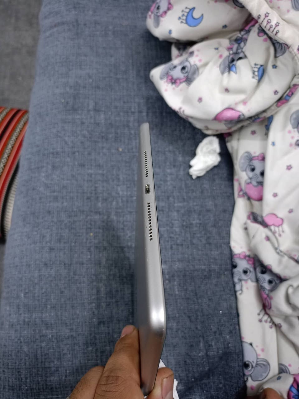 سلام عليكم ايباد 9 ذاكره 64 جديد مستخدم جدا قليل السعر 225 مكاني كربلاء الشراي يتصل  ***********
