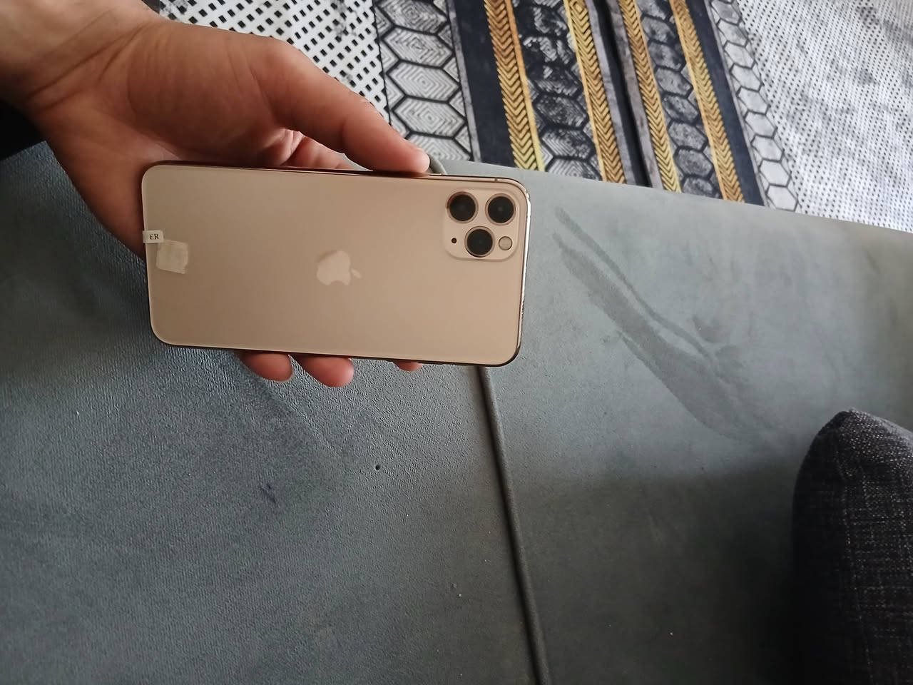 السلام عليكم ايفون 11 برو ماكس مكفول من الشخط جديد بلادي بطاريه ٩٣ ذاكره ٢٥٦ كامل ملحقات يرهم بيع ومراوس فقط ب ايفون مكاني حله مركز  ***********
