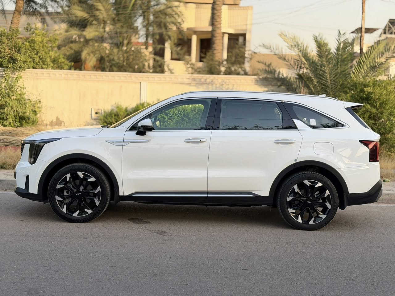 كيا سورنتو 2025 باسمي رقم بغداد فول مواصفات دبل كاميرا  حساس امامي خلفي داتاشو ويل 20  كفاله عامه ماشيه 10 محرك 6 سلندر السعر 298 وبيه مجال بسيط مكاني بغداد السيديه للاستفسار ***********
