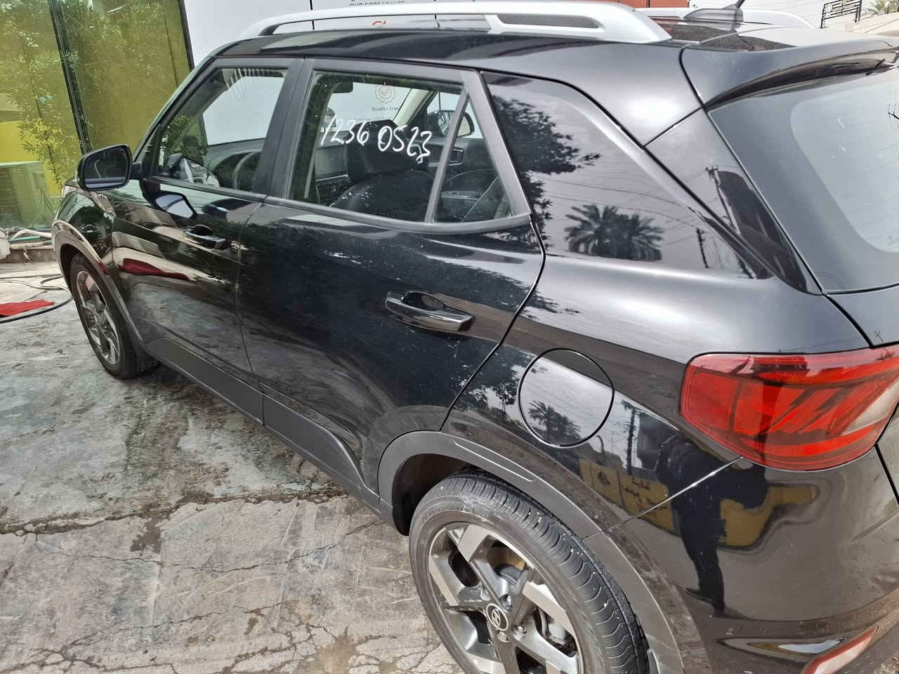 سلام عليكم فينو موديل ٢٠٢٥ ماشيه ٢٠٠٠ فول مواصفات رقم بغداد بسمي
رادارات  امامي وجانبي كشن مخمل وجلد ٣ وضعيات 
مانع انحدار وكرق وعره تظفئه ستيرن وكشن ويل حجم ١٧ السياره بيها صبغ جامغ وبنيد فقط فتحه تشغيل عن بعد لايت زنون وعدسه ولد
مكانها بغداد دوره
سعر ١٤٥
رقم ***********
اذا اكو مراوس byd
