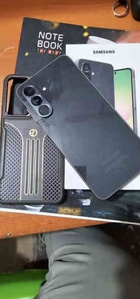 اي ٥٦ ذاكرة ٢٥٦ نضيف كلش ملحقات كاملة مكاني مدينة الصدر السعر ٣٧٥الف ن...