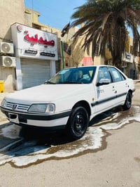 بيجو 405 للبيع موديل 2012 مكفوله لاضربه ولاصبغ ولاتبديل مكينه وكير بشر...