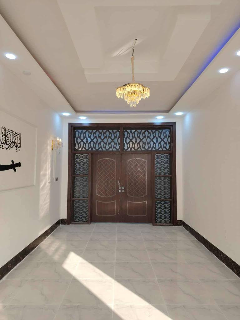 ***********يعلن مكتب النور العقار عمود262   بيت مقابل قرية الغدير شارع المطار
تفاصيل البيت 👇👇المساحه 150متر عرض شارع 17متر اناره جيهتين معا كافت الخدمات
#استقبال  
#غرف نوم عدد 2
#وصاله عدد 1
#حمامات عدد 2 سعره 55مليون قريب علا شارع صب 
#ملاحضة البيت بناء 2025
سند 25
#شارع عرض 17 متر
ماء+كهرباء+كيبل ضوئي مقابيل +مولده+مدارس حكوميه واهليه ومول تسوق منزلي 

جميع الخدمات متوفره
للاتصال 
***********واتساب النجف, العراق
