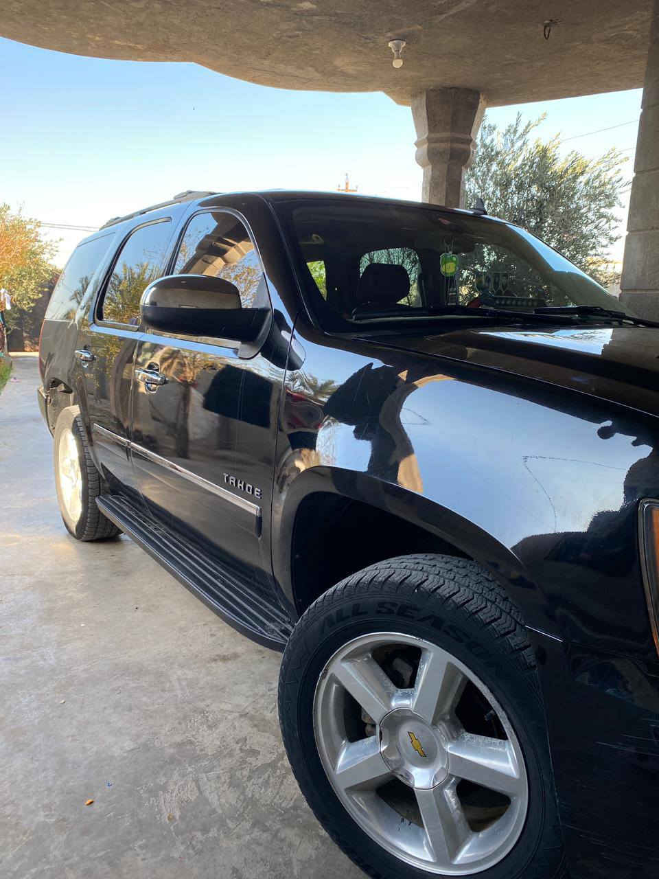 السلام عليكم
تاهو ابتر موديل ٢٠١٠فول مواصفات                                              
سياره جديده جديده بعدها بريحة الشركة 
(ادوات ادوات ادوات) تخم تاير حداديه مامي خلفي 100نظافه تبريد ويه سويج 
السيارة ربع ما تصرف عليها 
فقط شفقه؟ 
السعر ٩٣  وبيها مجال 
الشراي يخابر ويدلل 
المكان/علي غربي
مبايل/***********
بيع فقط
