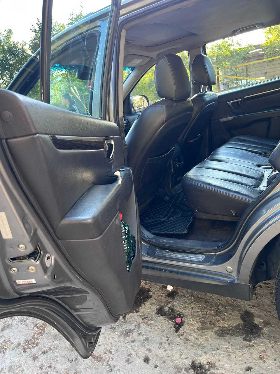 سنتافيا موديل 2012محرك 6vسعر119
فول عدا بصمه سونار مرفق مع الصور 
وارد امريكي سياره جاهزه عده تايرتها مو هلكد
عنوان بغداد حي العلام 
سياره عليها سيرفز كامل سيارة جهازة من كل النواحي 
رقم صاحب سيارة ***********
