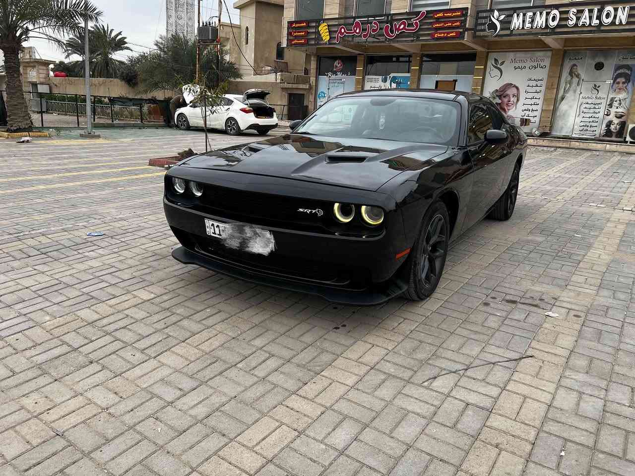 السلام عليكم 
جالنجر SXT لون اسود
حادث 3قطع
 جاملغ وبنيد والجاملغ الثاني صبغ فقط 
مكينه V6
داخل احمر 
تخم تاير جديد 
السياره كامله وجاهزه بدون اي نقص 
رقم بغداد الجديد تحويل ثاني يوم 
السعر 155 وبيها مجال 
ترهم مراوس جاجر اوباما 
مكان السياره بغداد الكرخ
***********
