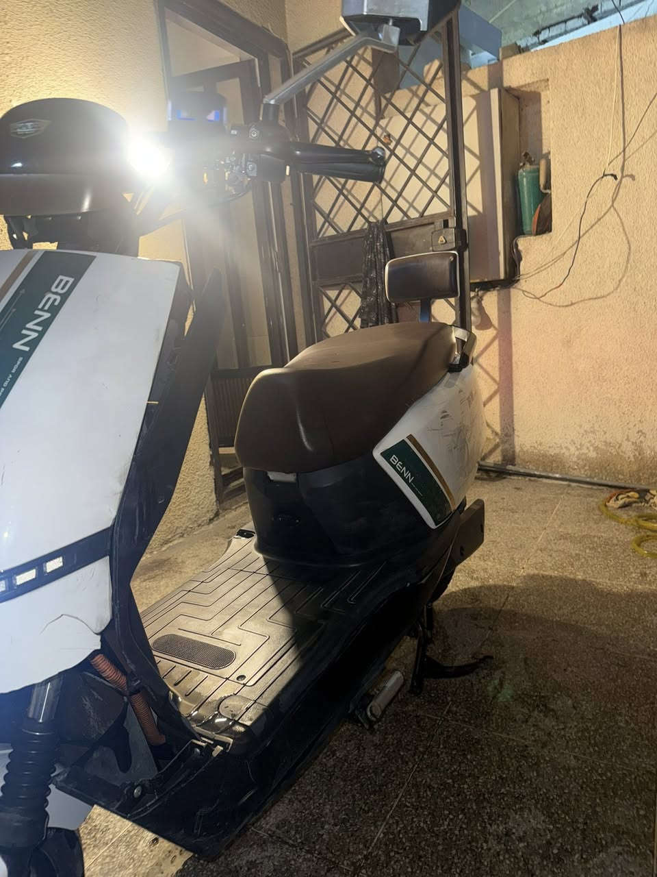 السلام عليكم
دراجة شحن للبيع 
الملف 2000w
ست بطاريات 
تمشيك خمسين كيلو عالمرتاح 
السرعة الحقيقة 60 
السعر 600 
وبيها مجال بسيط حك الجية  
المكان الكرادة 
ملاحظة الدراجة من شركة الجوهرة البحرية.


**إذا كنت صاحب هذا الإعلان وتريد حذفه لأي سبب، رجاءا أرسل رسالة إلى الدعم الفني**