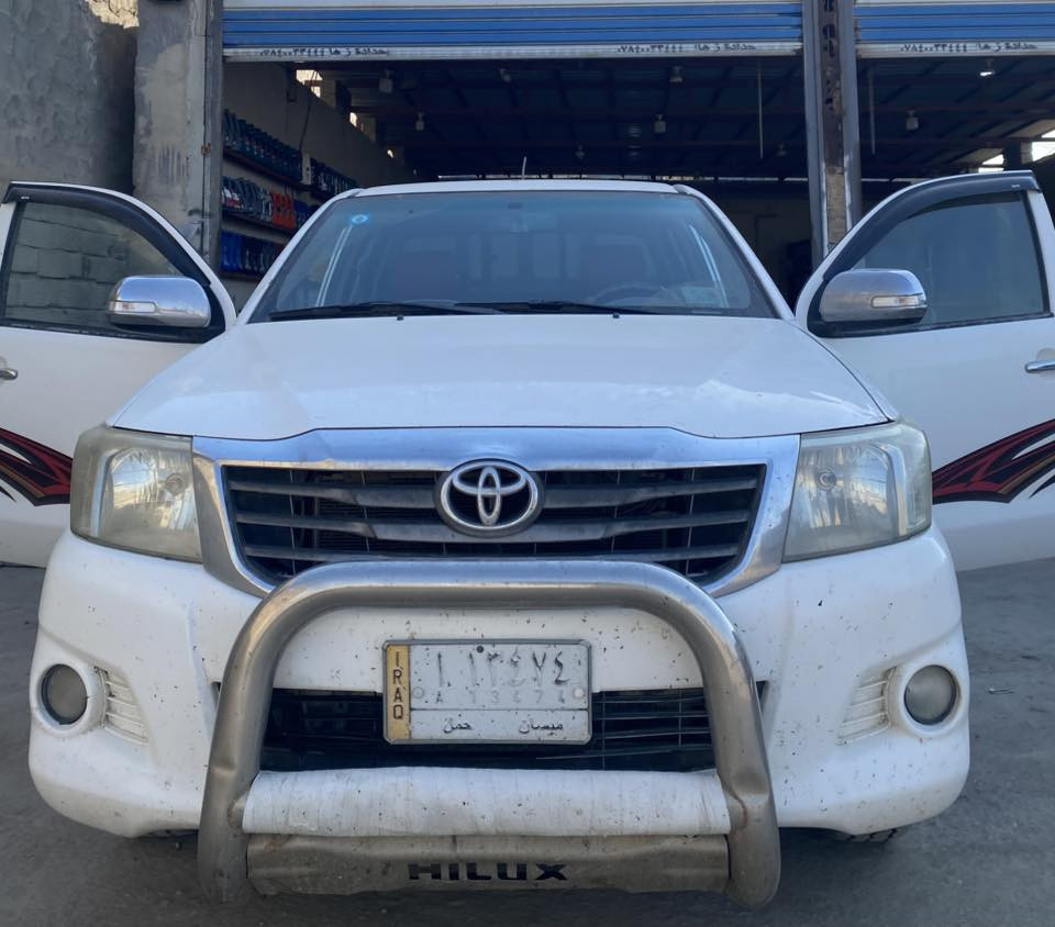 السلام عليكم
هايلوكس موديل 2014 كويتي شاص 19

بيها تبديل جاملق الايسر فقط كما موضح في الصوره

كير عادي
...
كامله للاخير من الحدادية والتبريد والتدفئه مابيها اي
نقص
رقم ميسان بأسمي تحويل مباشر
السعر 180$ ورقه وبيها مجال
مكان ذي قار الناصرية
للاستفسار الاتصال على الرقم ***********
