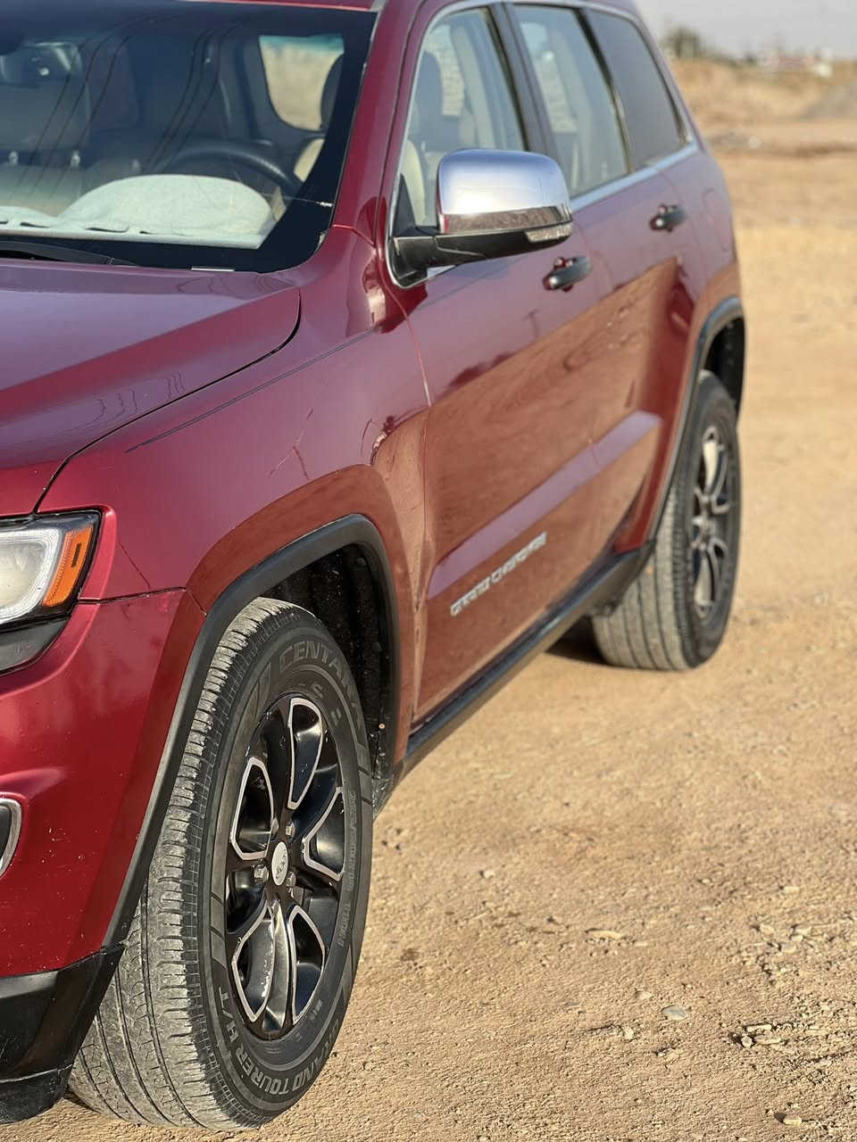 السلام عليكم اخوان جيب لاريدو امريكي موديل 2014 لمتدد واحد على واحد فور ويل رقم بغداد الدولي بأسمي سنويه 2029
 مواصفات فتحه بلقماره 
كير طياره 
تبريد تدفئه فول 
كشنات جلد داخل عسلي 
شفتات ستيرن انضمه كله شغاله 
تشغيل عن بعد 
صندوق كهربائي 
تخم تاير جديد 
حداديه جديده وكير ومحرك مكفول 
ماشيه 72 ألف ميل حقيقي 
سياره كلش جديده حادثه بجم فقط 
السعر 165وبيه مجال حك الجيه 
المكان بغداد (***********) اتصال واتساب
