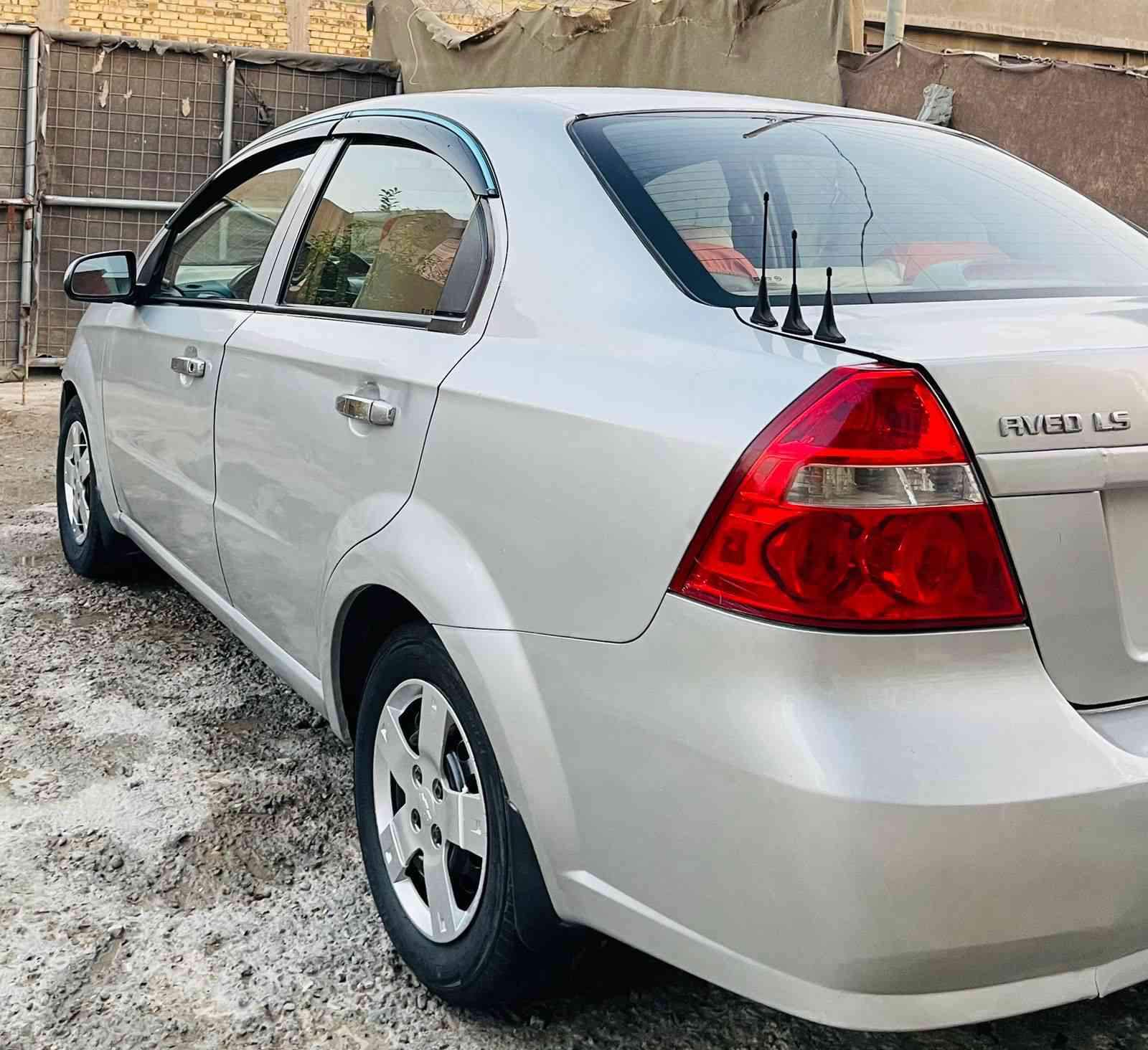 السلام عليكم افيو موديل 2009خليجي اوتماتيك مكفوله كفاله عامه من الضربه والتبديل مكينه مفتوح المكان بابل السعر 60وبيه مجال الاتصال دكتور مثنى البيطري ***********
