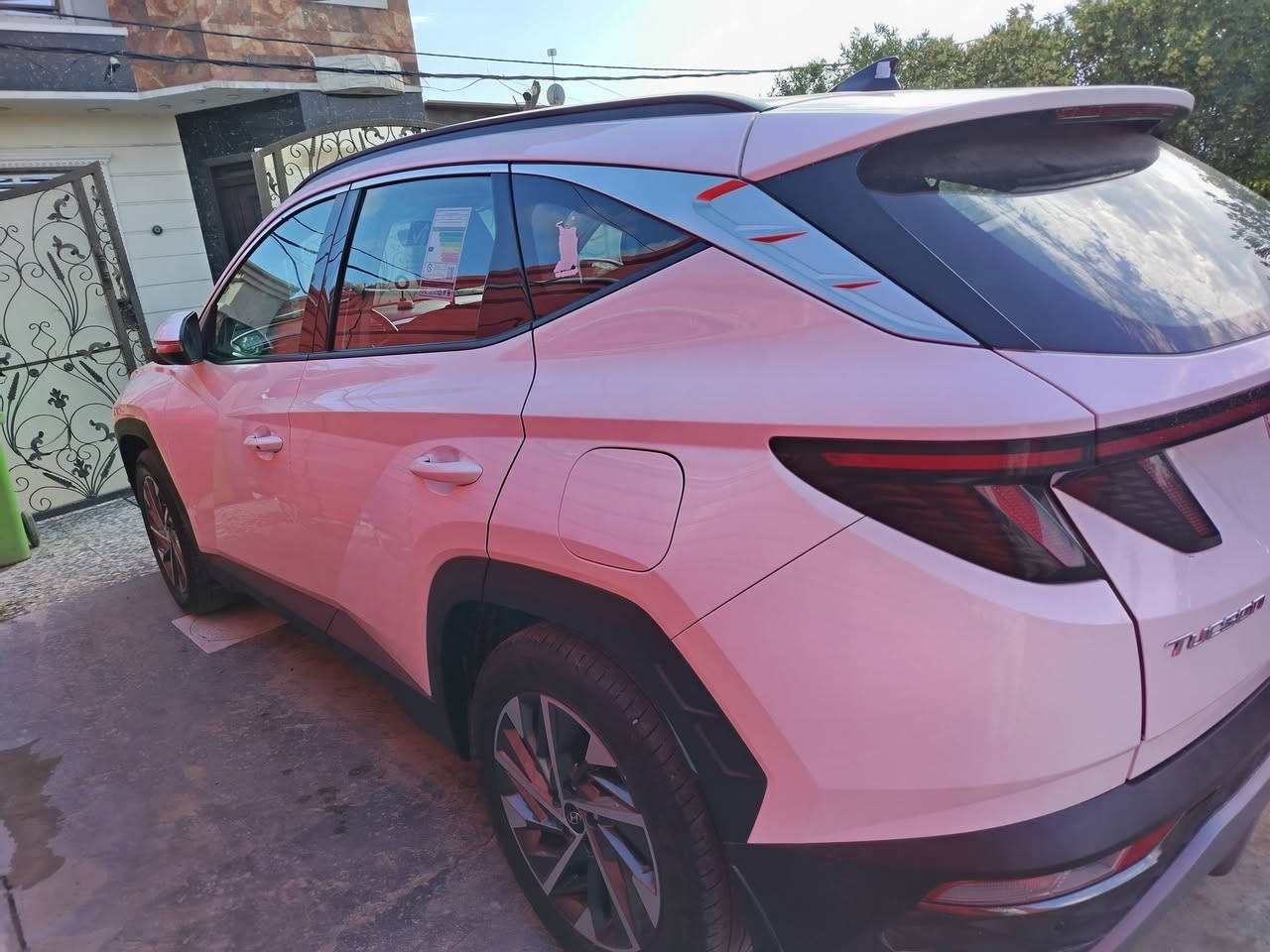 السلام عليكم  توسان لبيع موديل 2023 رقم بغداد  بسمي ماشيه 61
السياره كفاله عدا بارد  فقط مكان السياره بغداد ابو غريب  لاستفسار  على الرقم *********** وتساب 
***********  السعر  216 ورقه  وبيه مجال بسيط
