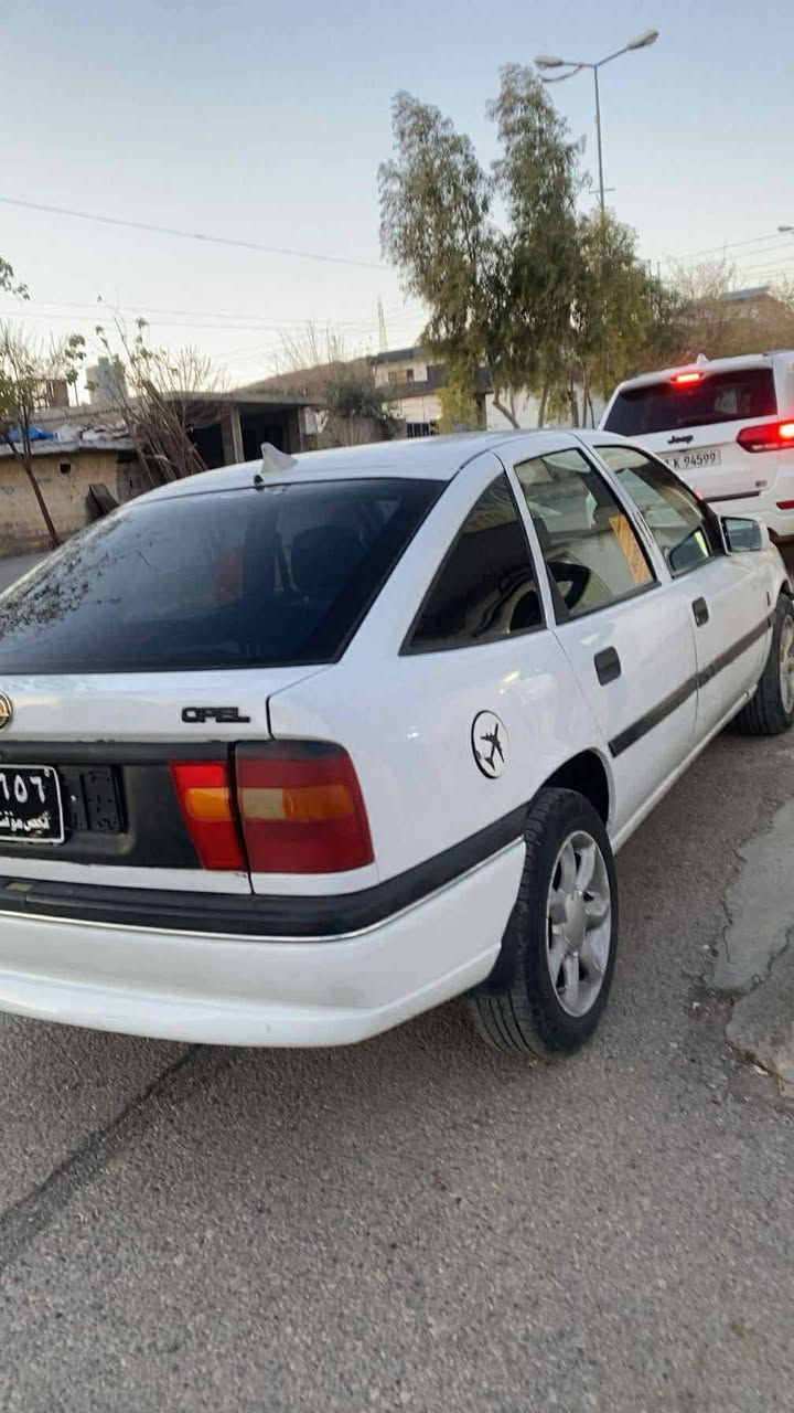 ئۆپل مۆدیل 1994 ئاڕمی پلاستیک سلیمانی مەکینە 18 سلایت دەبل ئیرباگ ویل کرۆم بیمەسرەف زۆر جوانە ماڵی دۆستە بی دەعمو لی دراوی نرخی 33 گەلاو مجال شوین بازیان 
*********** السليمانية, العراق
