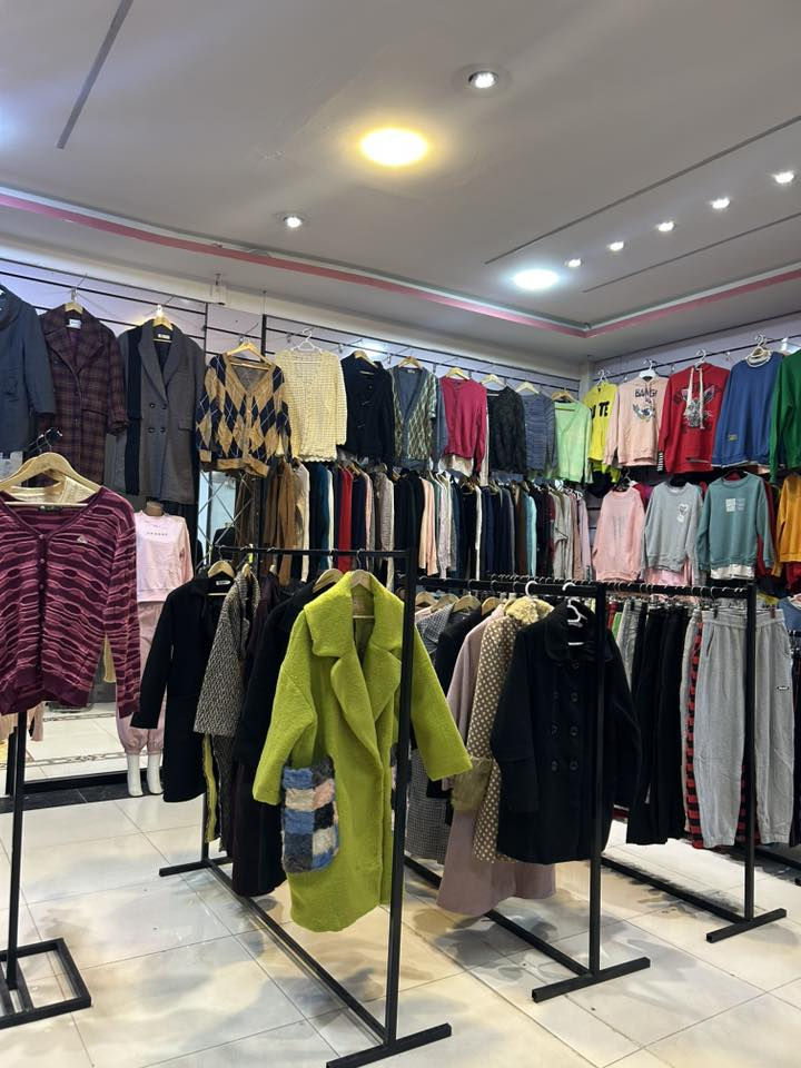 ئەم دووکانە بە کامل ئەشیاوە بۆ فرۆشتن کێ خوازیارە پەیوەندی بکات بە ***********
