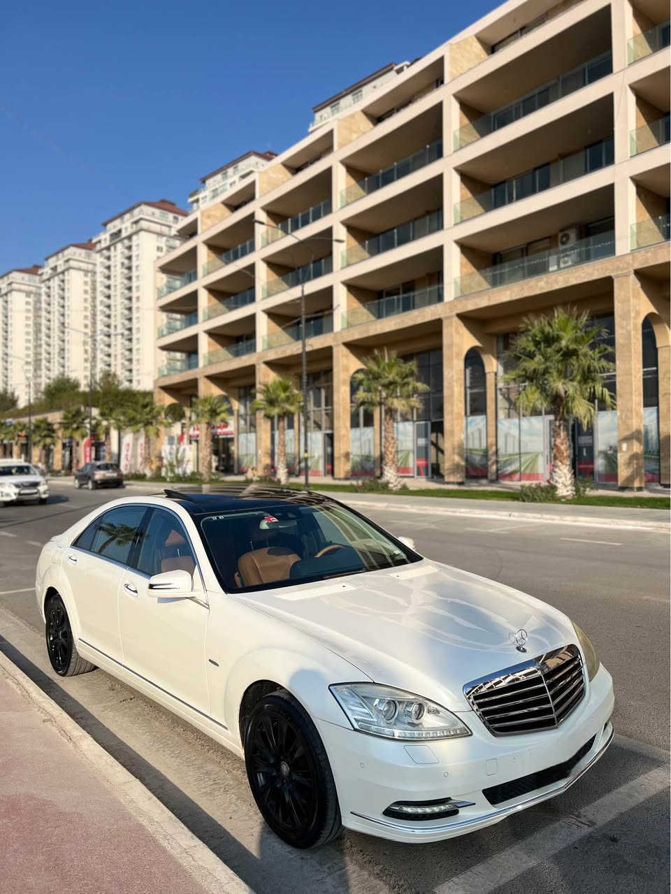 Mercedes S550 4.7L V8 Biturbo 2012 📦📦
400++hp🐎✈️
بێ ڕەقەم دوبەی 🇦🇪🇦🇪(ادوات)
سەیارەکە ساغە موس و بڕاوەی بە شەرت⚪️
‎مواسەفاتی فولە blueefficiency 
‎سەیارەکە زۆرپاک ماوەتەوە 
‎گێڕ و مەکینەی بەشەرت⚪️
‎تایەی تازە🛞
‎ڕۆنی تازە گۆڕاوە🛢️
‎مەکینەی نەکراوەتەوە
‎هیچ ئیعازێکی نیە
‎تۆڕبۆو کێسی نەکراوەتەوە بەشەرت
250 km ڕۆیوە 
تەبرید ساردو گەرم بەشەرت🔴
‎دەرگا و سنوق شەفت 🔴
‎کوشنەکانی ساردو گەرم 🔴
‎ سوکان گەرم وشەفتی سەر سوکان🔴
‎کوشن مەساج و خەزن🔴
‎25 جوڵە🔴
‎سەماعەی harman/kardon🔴
‎دەرگا لارج🔴
‎پانۆراما🔴
‎٥ پەردەیە
‎لایت لیدو داینەمیک🔴
‎ناو قەیسیە 
‎چوپەکانی مەزبوتە🔴
🔴 جامەکانی پۆلۆرایسن کامل
‎سەیارەکە بۆیاخی ئێرەی نیە ٣ پارچەو نیو لەگەڵ
‎پەلەیەکی کلێرە 
‎دەعم و لێدراوی نیە پێشو دوای کەپسە⚪️
‎ئێرباگیشی نەتەقیوە⚪️
سعر: 1 دەفتەر 💵💵
تکایە مشتەری نیت سەرمان مەیەشێنە
‎شوێن سلێمانی📍
***********:☎️ السليمانية, العراق
