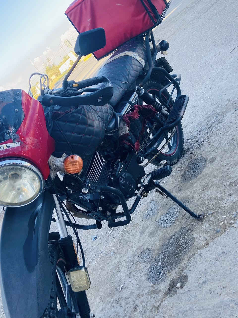 دراجه دايوان موديل 23 دراجه نصيفه وحلوه بلادي ما مفتوح بيها شي مرقمه ديالى وبسمي
عنوانه /ديالى الغالبيه 
رقم الهاتف ***********
اتصل وبيك خير وتدلل
