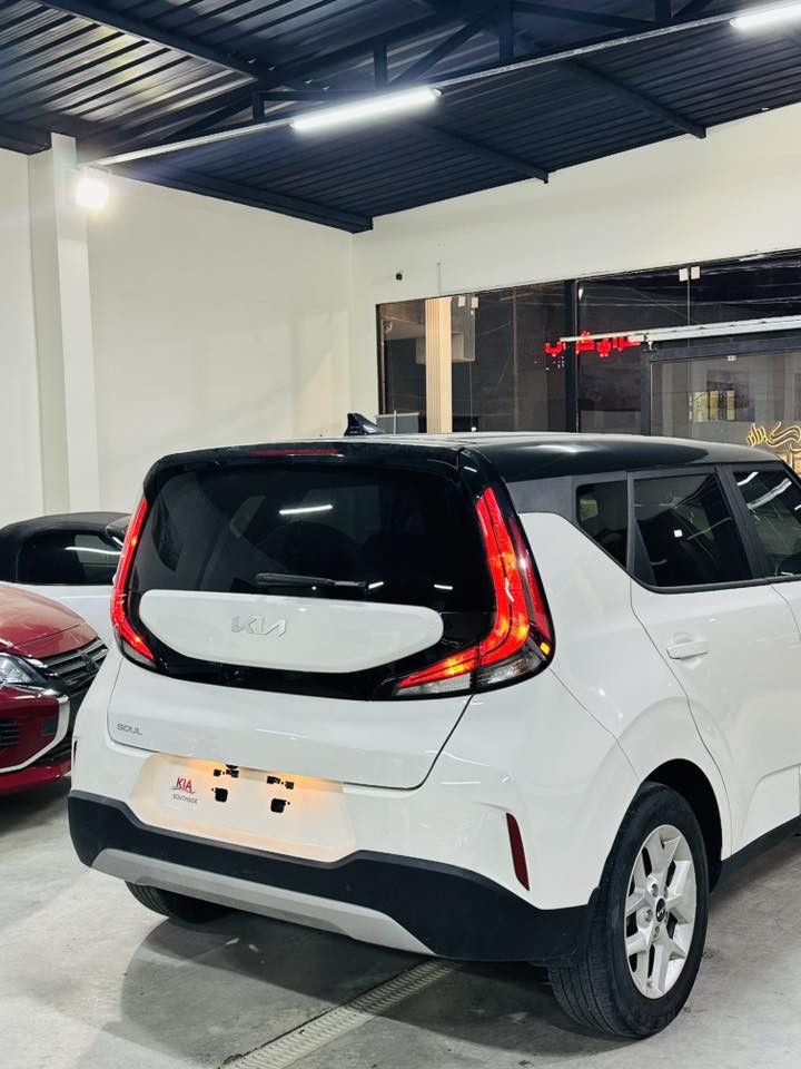 متوفر داخل صالة عرض شركة ( نجوم السواحل ) ✅
كيا صول 2025 S بدون رقم ( تترقم جميع المحافظات ) 
حادث السياره كما موضح بالمنشور ( تبديل باب + جاملغ )
بجم مقفول بدون دواخل 
توكلر ( أبيض + اسود ) 
1-بصمه تشغيل+ تشغيل عن بعد 
2-شاشه كبيره 
3-كشن كهرباء 
4- رادارات 360 درجه 
5-كامرا خلفيه دواره 
6-تحديد مسار
7-قيادة ذاتيه 
8-أيقاف ذاتي 
9-مانع أنزلاق 
10- مود درايف ( متعدد القياده ) 
وباقي المواصفات المعروفه 
معروضه 155 بيه مجال بسيط 
للأستفسار أكثر زورونا الى موقع الشركة 
بابل-حي الطياره - قرب شركة آسياسيل ✅
او الأتصال ع الارقام التاليه 👇👇
*********** / محمد الحميري 
*********** / علي الجبوري
