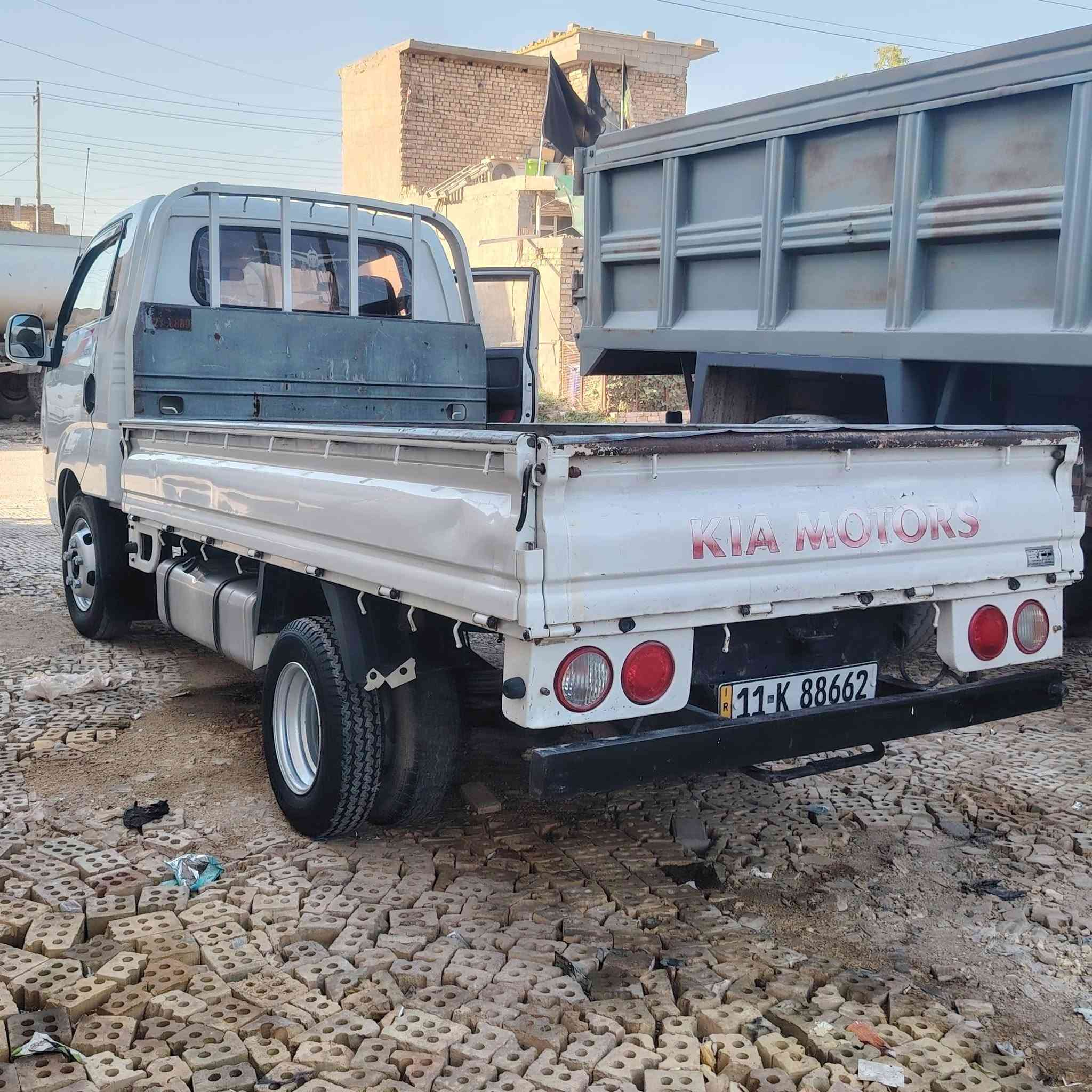 اسلام عليكم 16 كفاله عامه تاير امحور 14 تانكي كاز 120 تخم تاير باتري جديد الاسيار فول وربع  كرسي تدفئه استيرن تدفئه رقم بغداد انكليزي السيار كوري السعر 120 وبيهه مجال شي قليل رقم ***********
