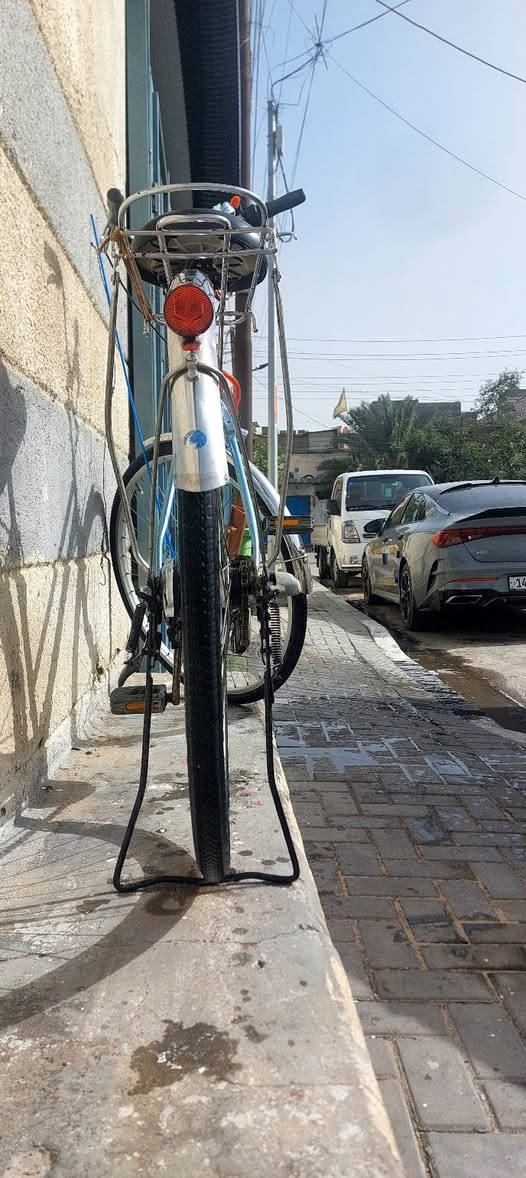 السلام عليكم اخواني بايسكل للبيع حجم ٢٧ من شركه  Bani Sonk البايسكل كلشي مامبدل بي مال جناي والله
والبايسكل جاهز الله شاهد السعر 103 الف وقابل للتفاوض كلش المكان البصره القبله الرقم للتواصل ***********
