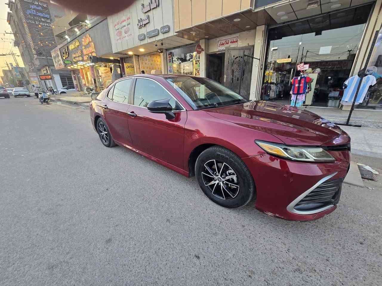 بيع سريع اللي تفيده يتواصل ويه صاحبها
كامري هايبرد موديل 22
ضرر بسيط مثل مواضح بالصورة 
ايرباك سليم الراديترات غير متأثرة بالضربة ع وضعية البلاد 
تبديل بنيد فقط وجاملغ بارد 
3قطع كلير بدون حادث من امريكا 
مواصفات بصمة رادار كشنات تدفئة تبريد 
رقم بغداد دولي باسمي 
العنوان بغداد /شهداء السيديه 
السعر 26 مليون نقدا 
***********
