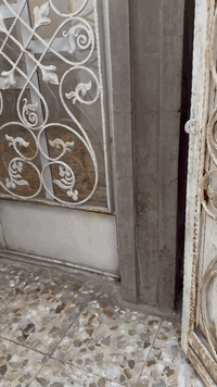 بيت للايجار مساحة 50.     3طوابق العنوان الامين شارع الارامل قرب ذات ا...