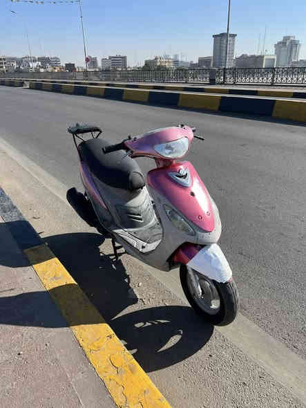 سلام عليكم ماكس لبيع دراجه جديده مكفوله من كلشي نكره سلف بوشه 55 اني شادلهه شلعه ومعدل فول السعر 550 وبيهه شي قليل مكان بغداد الحريه الرقم ***********
