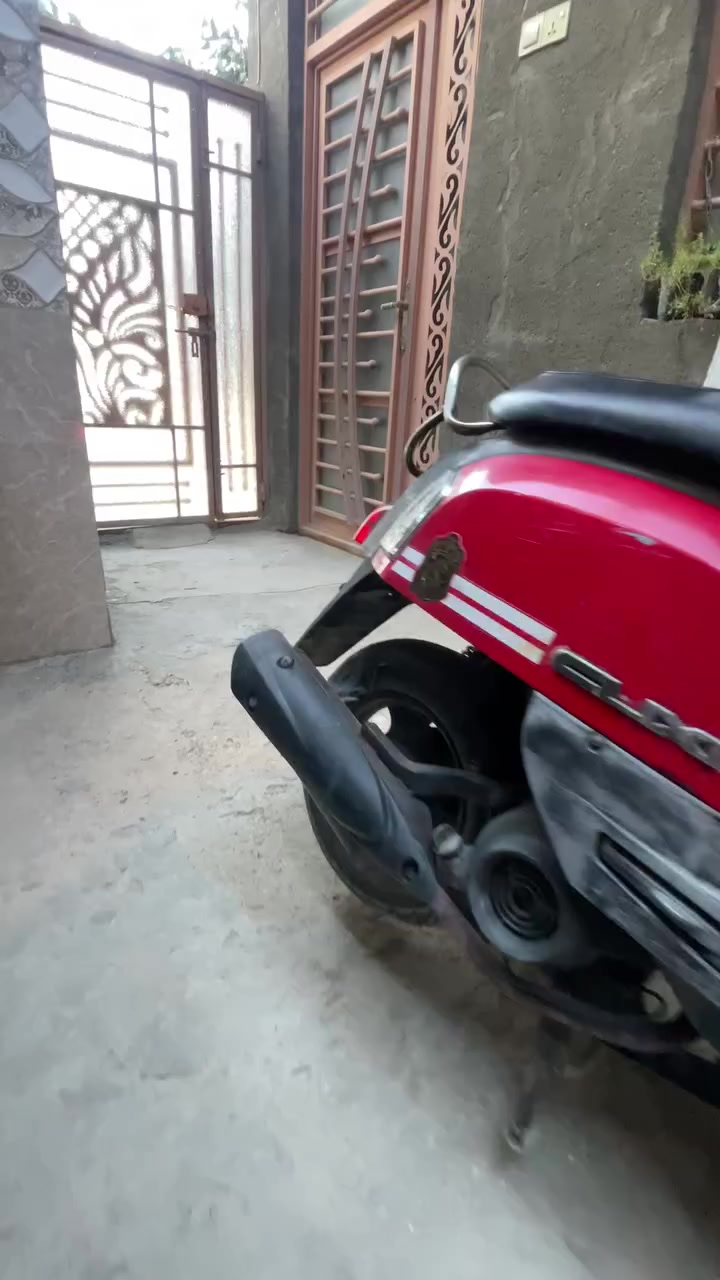 سلام عليكم دراجه ماكس بوليس للبيع اللون احمر الدراجة شلعه اشكد الكاع وسرعه وخير من الله على ايدي الدراجه نظيفه وحلوه وشرط احله من الصور  وكهربائياتها ممتازة 
مكاني مكاني كربلاء حر الصغير 
السعر 875 وبيها مجال
***********
