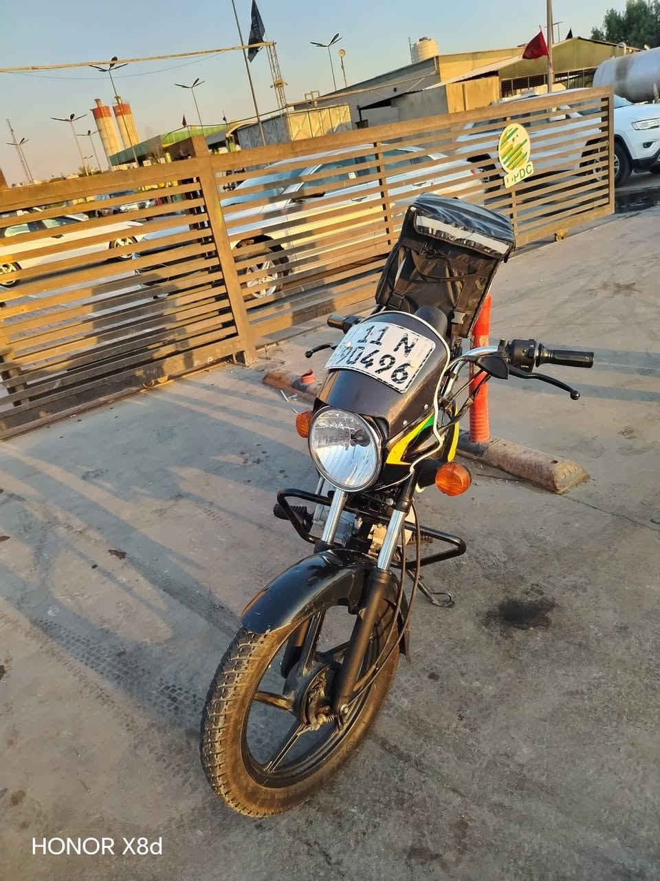 سلام عليكم دراجه بوكسر موديل ٢٢ مرقمه كامله دراجه بيها نواقص بسيطه مكينه جديده عنواني بغداد السيديه السعر مليون و ٨٥٠ وبيها مجال شي بسيط  ***********
