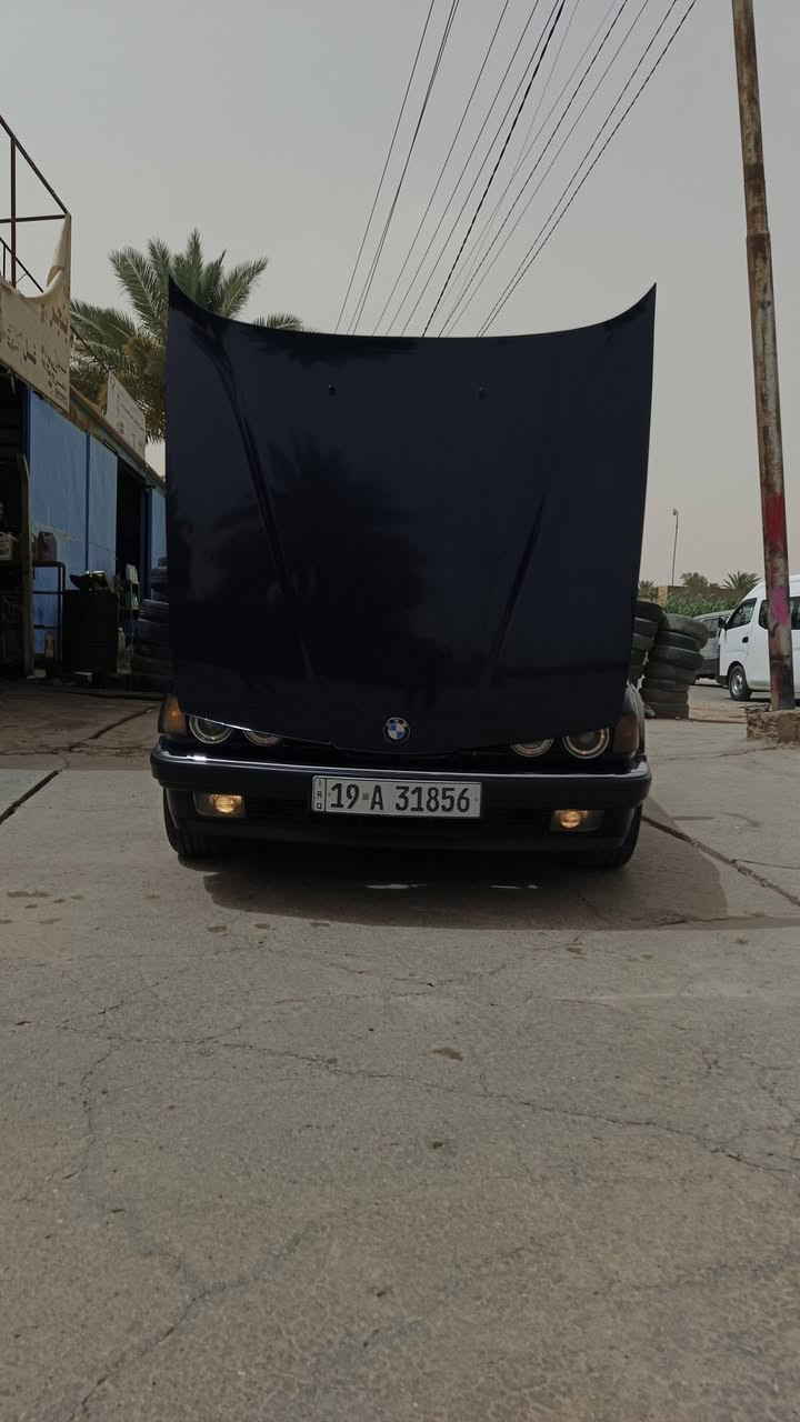 سلام عليكمBMW مديل92مكينهV8 سلندر مكينه كير حداديه تخم تاير تبريد كل مكفول بيه مكانات صبغ سياره نضيفه مال جناي سعر 55وبيه مجال مكان كربلاء ***********
