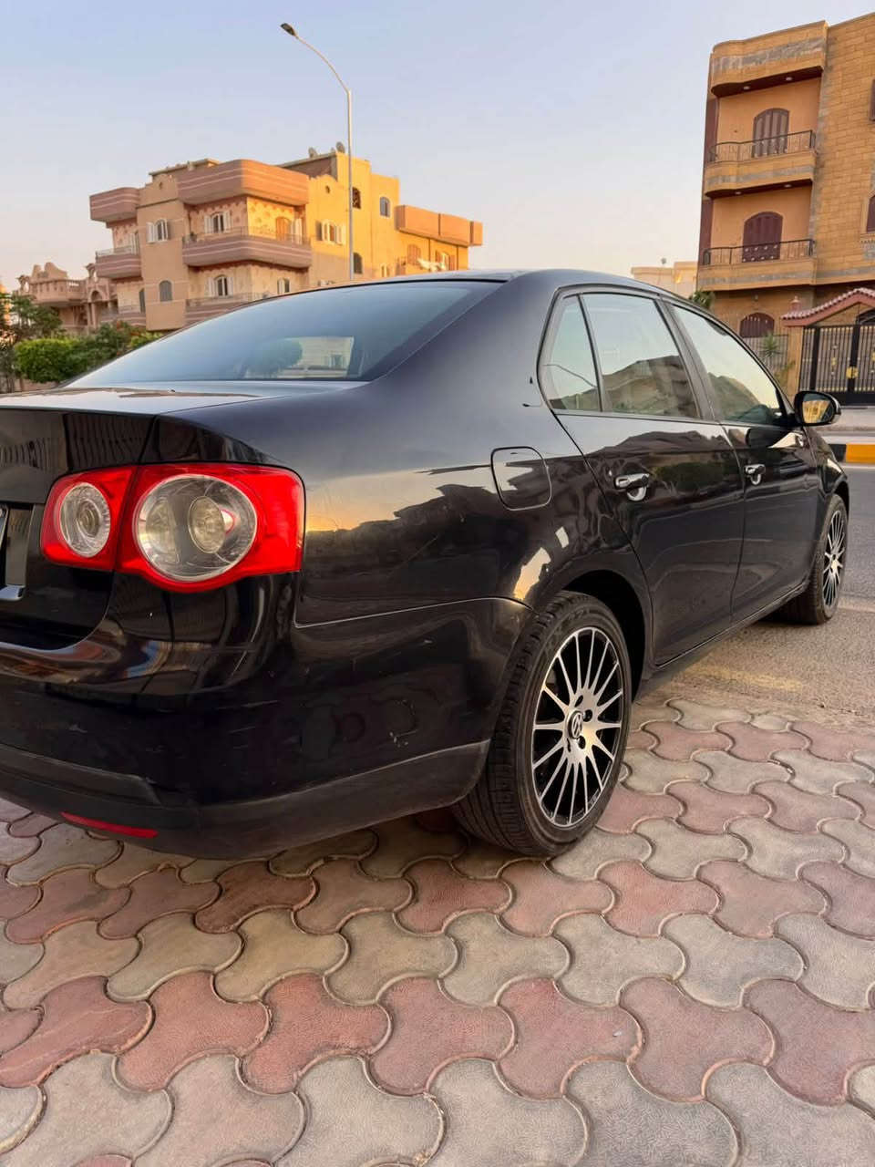 VW Jetta 2011
فبريكا بالكامل بره وجوه
 (بدون دهانات )
عداد 200 km 
صيانات توكيل بالفواتير 
من اول مالك من الزيرو 
رخصه سنه 
لا تحتاج مصروف 
بحاله الزيرو بكياس المصنع
كتالوجات مفتاح اسبير لم يستخدم
للتواصل/ 01030443503


**إذا كنت صاحب هذا الإعلان وتريد حذفه لأي سبب، رجاءا أرسل رسالة إلى الدعم الفني**
