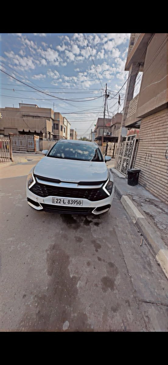 سلام وعليكم 
كيه سبورتج موديل2024 خليجيه
السياره ماشيه28
السياره مكفوله من الصبغ والبارد بيه بس رصعه صغيره بل جملغ الخلفي كلش صغيره
سياره نص فول بعده شركه
السعر 208قفل
رقم ***********
مكاني بغداد
