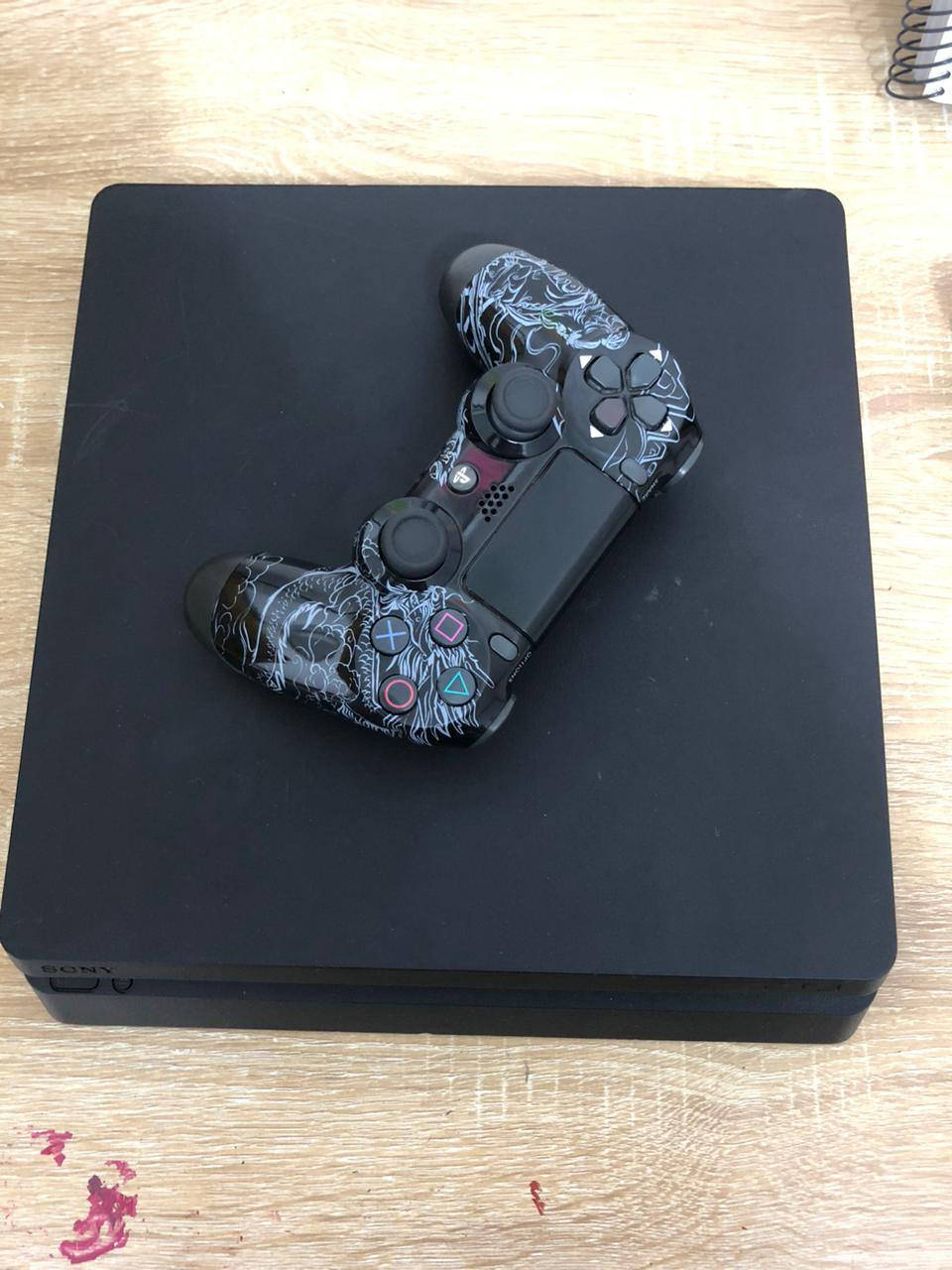 بلي 4 سليم مهكر نظام 11.00 مستعمل من 3 الى اربع اشهر اخو الجديد ونضيف وبي يدتين والكرتونه مال بلي موجوده وبي العاب
الدن رينج
فيفا 26
وgta5
وwwe2k2022
وكراش
ورزدينت ايفل 4
ورزدنت ايفل 3
وسعره 260 وبي مجال بسيط
الموقع البصره/قبلة
للاستفسار هذا الرقم ***********
وانه ممنون منكم
