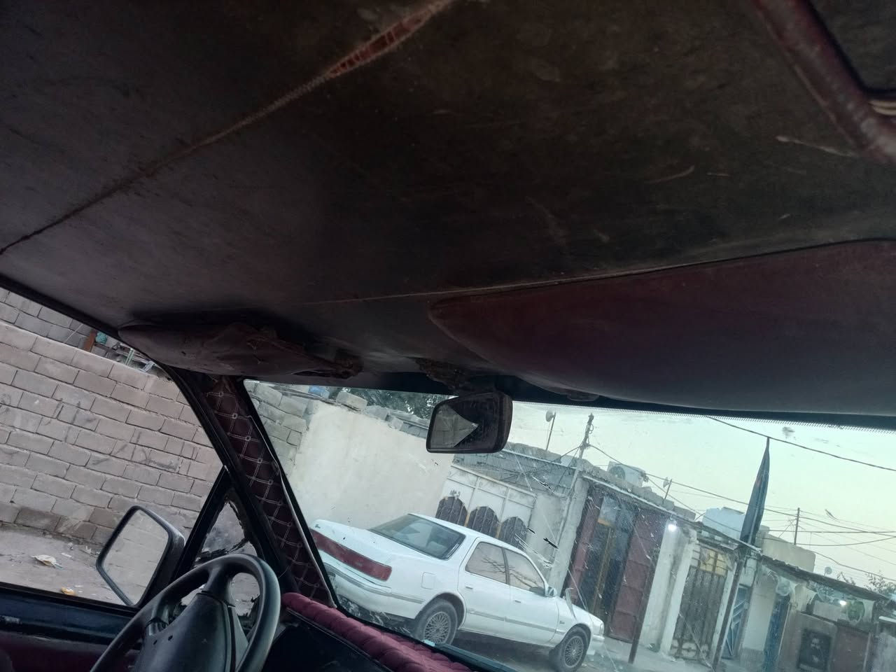 السلام عليكم نيسان للبيع رقم ذي قار السنويه منتهيه بل2022 تريد تحويل تريد وكاله عامه بكيفك ابو السنويه يمي بلزبير تخم تاير جديد محرك ونجي نضيف الكير نضيف بس مرات ما تجي نمرت البك سياره حلوه بلشارع سريعه وناعمه السعر 17 مكان السيارة البصره الزبير/‏‪***********‬‏
