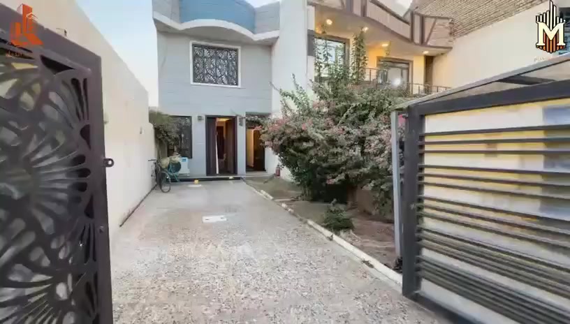 للئيجار بيت بلقادسية كهرباء خصخصة مساحة 200متر عائلة فقط للئيجار بالشهر مليون و750للئستفسار الاتصال بالرقم ***********
