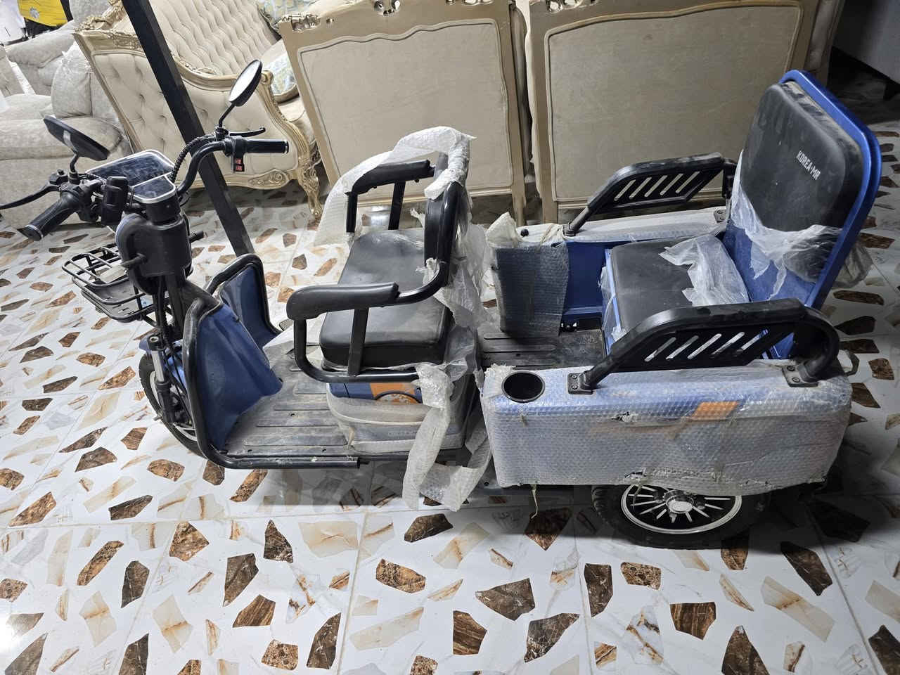 دراجة شحن كبار السن جديدة جديدة 
اشتريتها قبل فترة ما انركبت غير مرة وحدة 
سعرها ١١٥٠٠٠٠ مليون و مئة و خمسون الف 
و بيها مجال قليل  
العنوان: بعقوبة _ المفرق 
متوفر : _ *********** + واتساب + خاص ماسنجر

