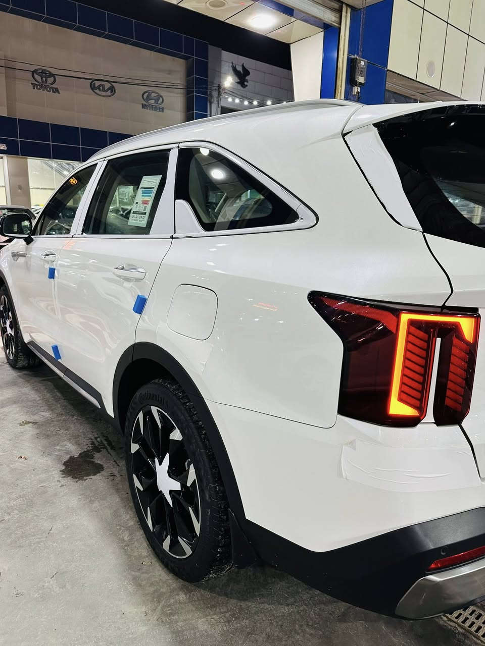 سلام عليكم للبيع او مراوس سورنتو موديل 2024 رقم بغداد بسمي بيه فقط بارد مقدار شبر والباقي كفاله عامه ويل 20 دا تشو فول موصفات السعر 308 وماكو هيج سعر موديل 24 جوه السوك الاستفسار ***********
