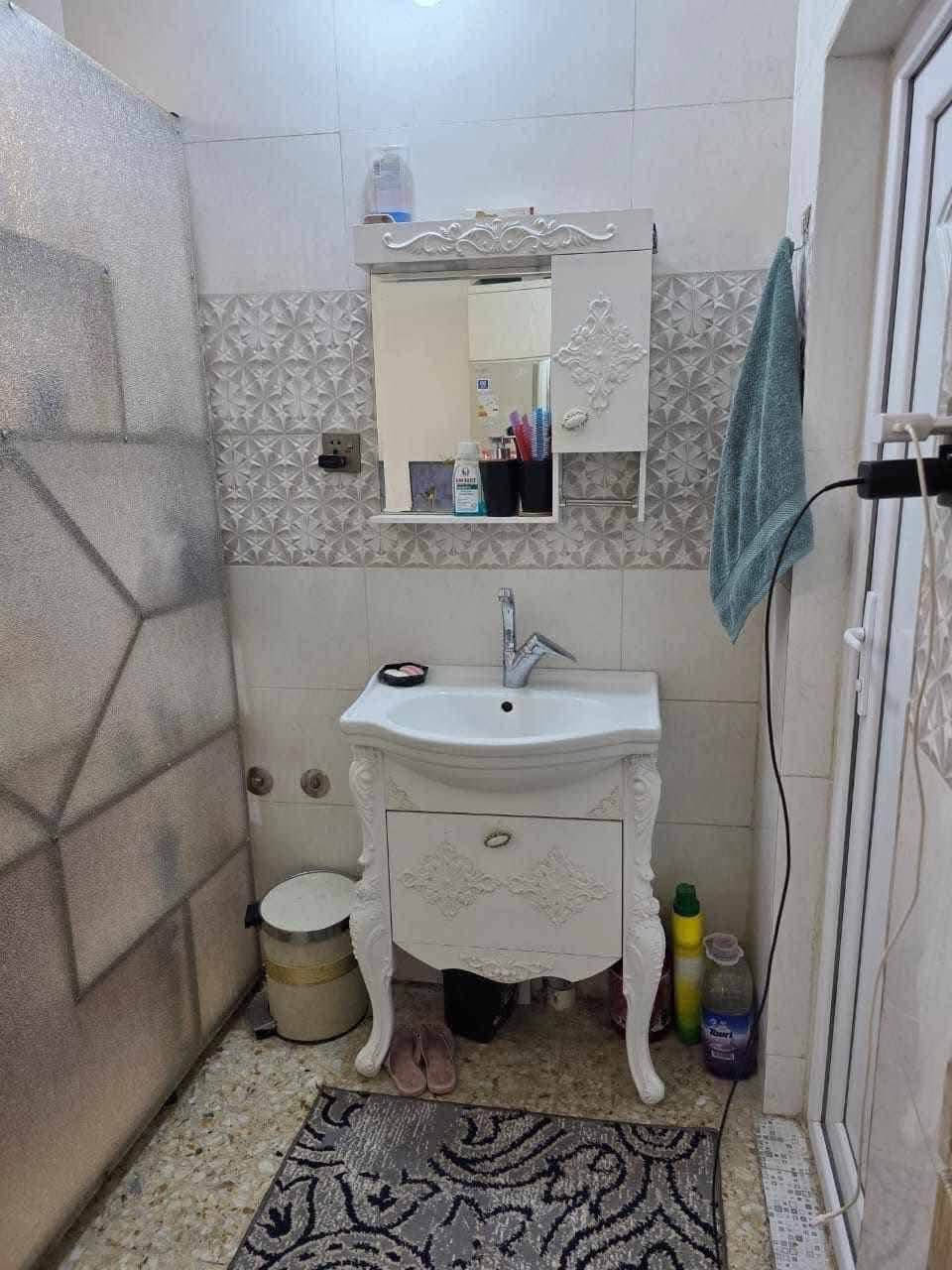 اعلان ●○● للبيع 

مشتمل مساحه《 ٨٠ متر 》
الواجه 《٤ متر》 النزال《 ٢٠ متر》
الواقع في حي الجهاد مربع الخارجيه 
محتويات المشتمل ¿¿¿¿
《٣ غرف نوم》 《٢ خدمات》《 صاله ضيوف 》《مطبخ 》《سطح 》

للاستفسار مراسلة الصفحة او الاتصال

على الارقام واتساب

☎️ ***********

☎️***********

زورو موقعنا ((مــكتــب بــاب الحــارة)) في حي الجهاد مقابل ((جامـــع النــور))ومجاور(( شارع التكية)) يوجد كافة العروضات وكافة المساحات للـــدور والاراضـــي
بإدارة { السيد ابو أنس}🇮🇶🇮🇶
