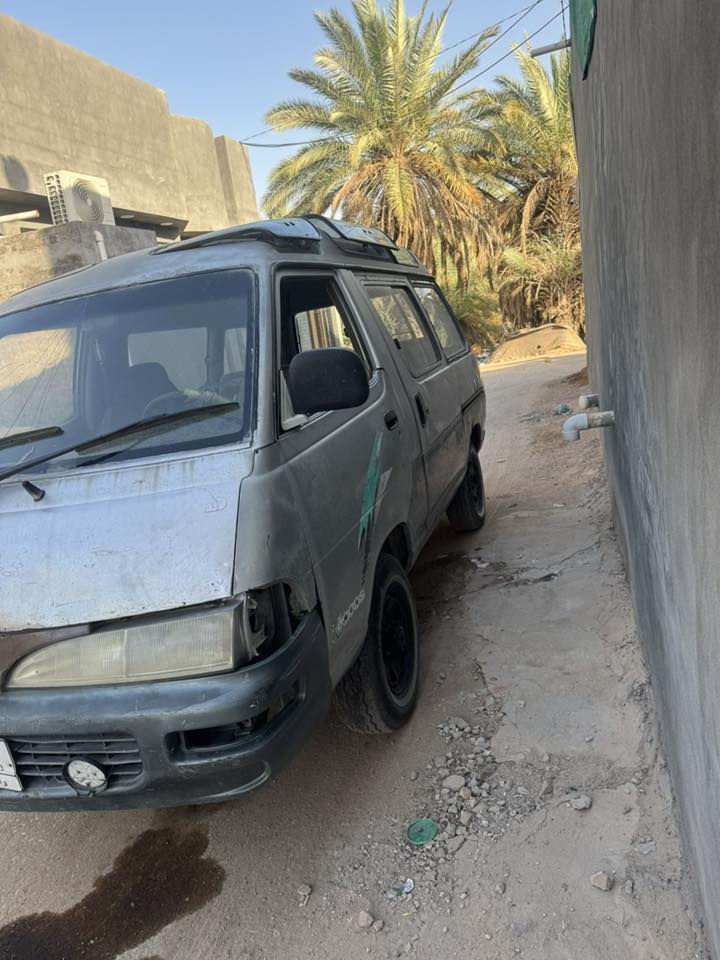 فاره موديل ٩٢مكينه وكير ونجي جدد المكينه والكير سياره جاهزه حط كير وطلع وين ميعجبك 
مراوس بسياره ادوات حسب القناعه ***********
