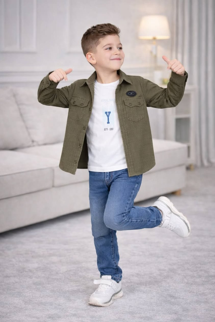 طقم ولادي يتكون من 3 قطع يلبس من عمر 5 سنه حد ل12 سنه متوفر بثلاث الألوان بيجي زيتوني ورصاصي توصيل جميع محافضات موجود 😍😍


**إذا كنت صاحب هذا الإعلان وتريد حذفه لأي سبب، رجاءا أرسل رسالة إلى الدعم الفني**